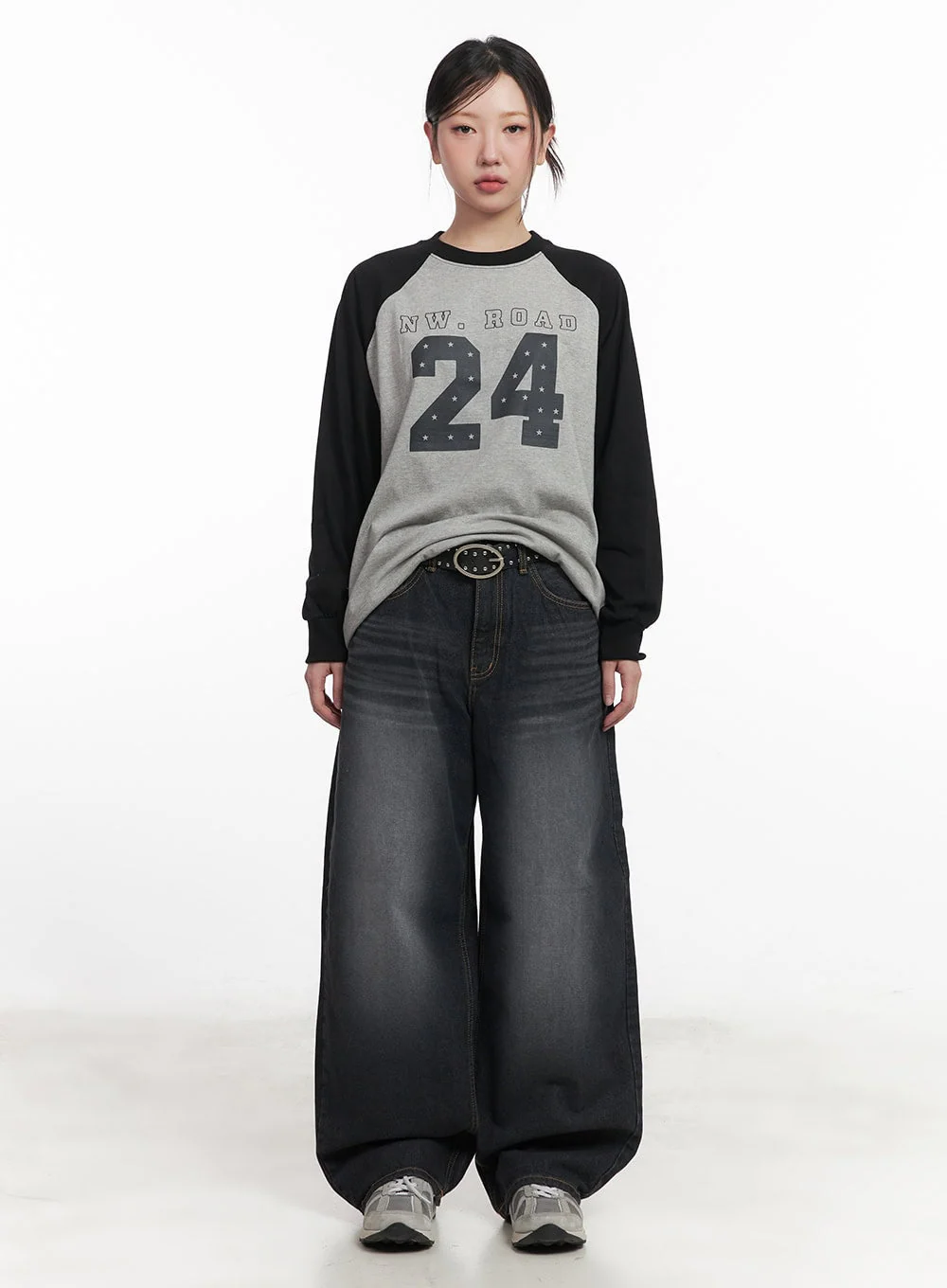 24 Graphic Long-Sleeve T-Shirt IM528