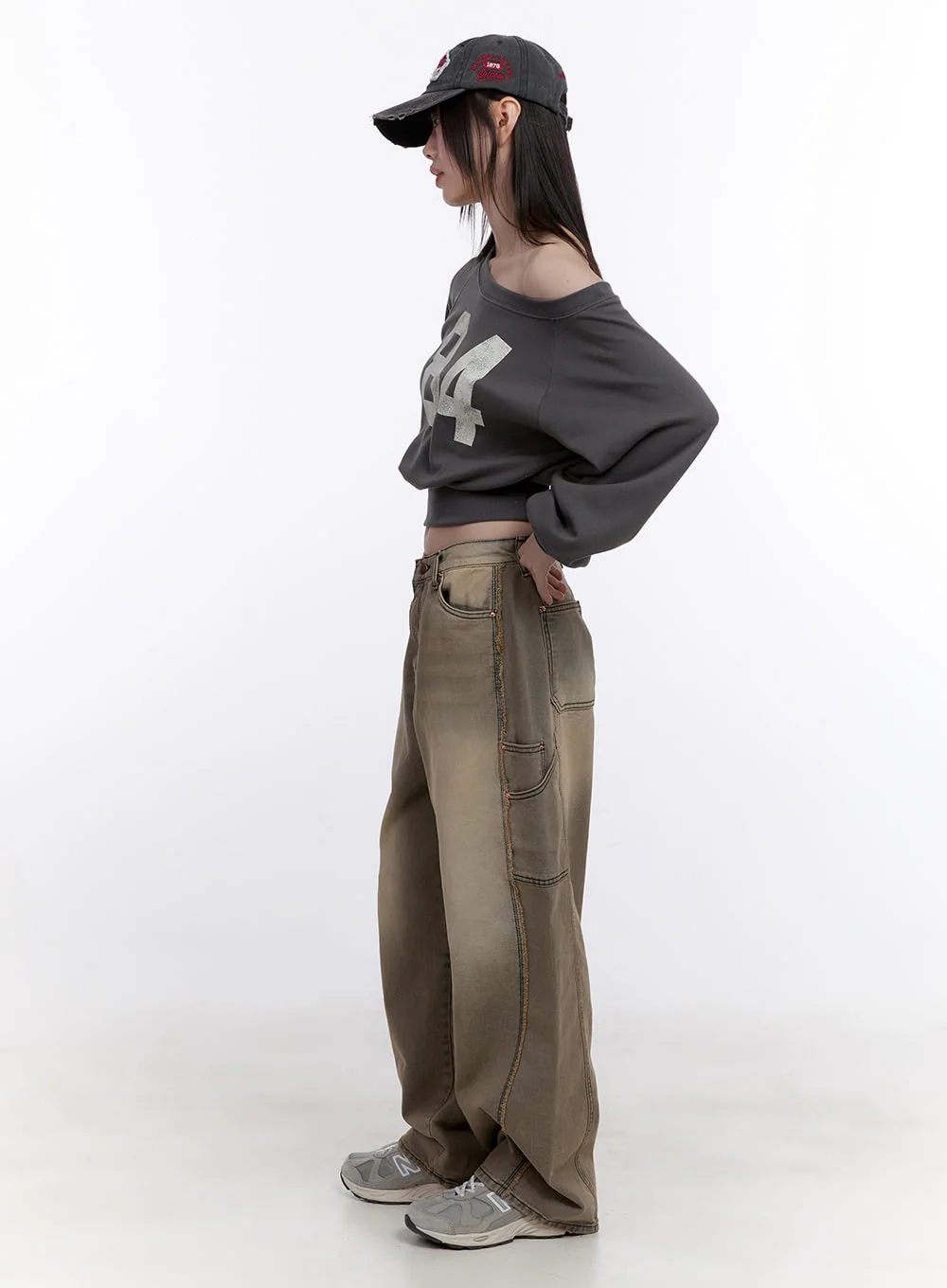 84 Graphic One-Shoulder Cropped Sweatshirt CF512 - Image 4