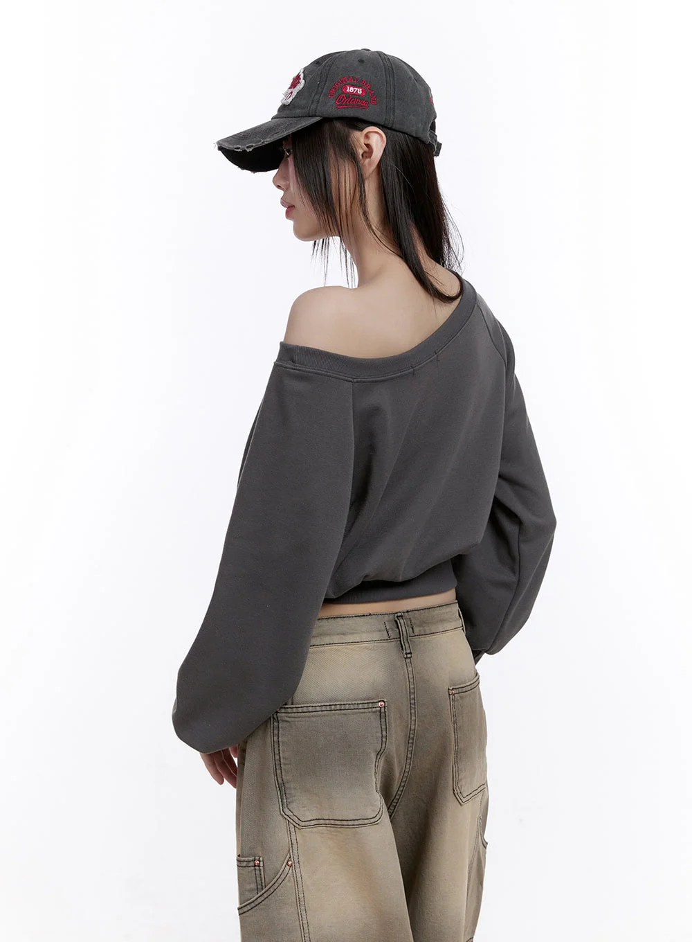 84 Graphic One-Shoulder Cropped Sweatshirt CF512 - Image 7