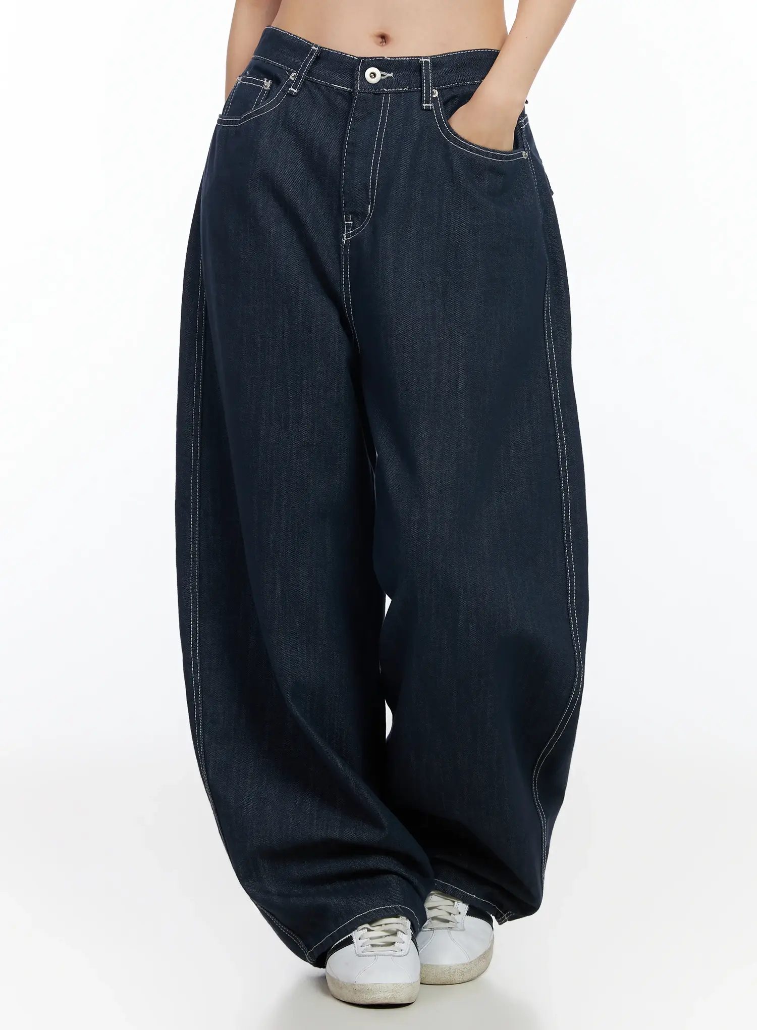 Alaya Semi-Balloon Denim Jeans IM524