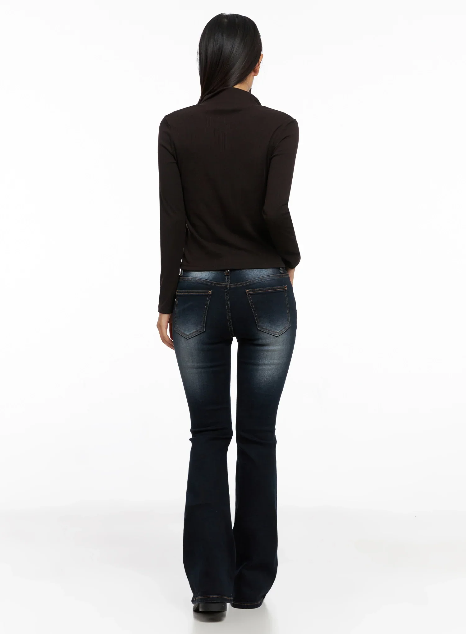 Aliyah Mid-Rise Flared Jeans IG528 - Image 7