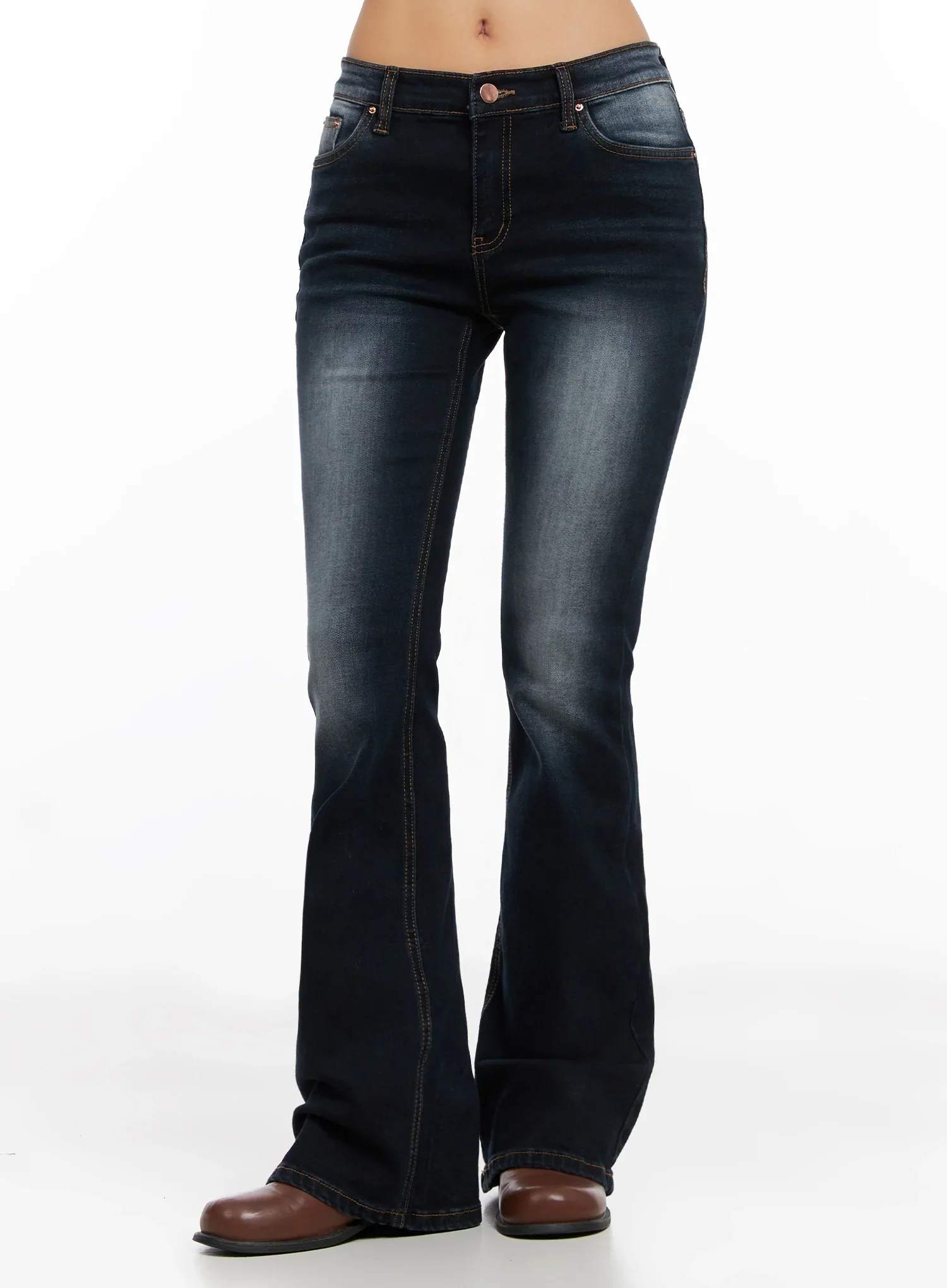 Aliyah Mid-Rise Flared Jeans IG528 - Image 8