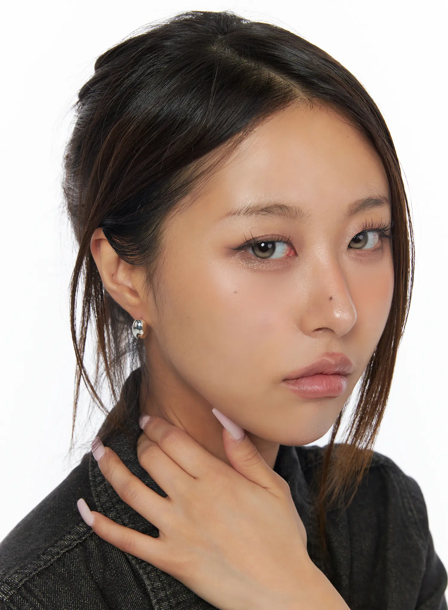 Bold Oval Stud Earrings CA517 - Image 2