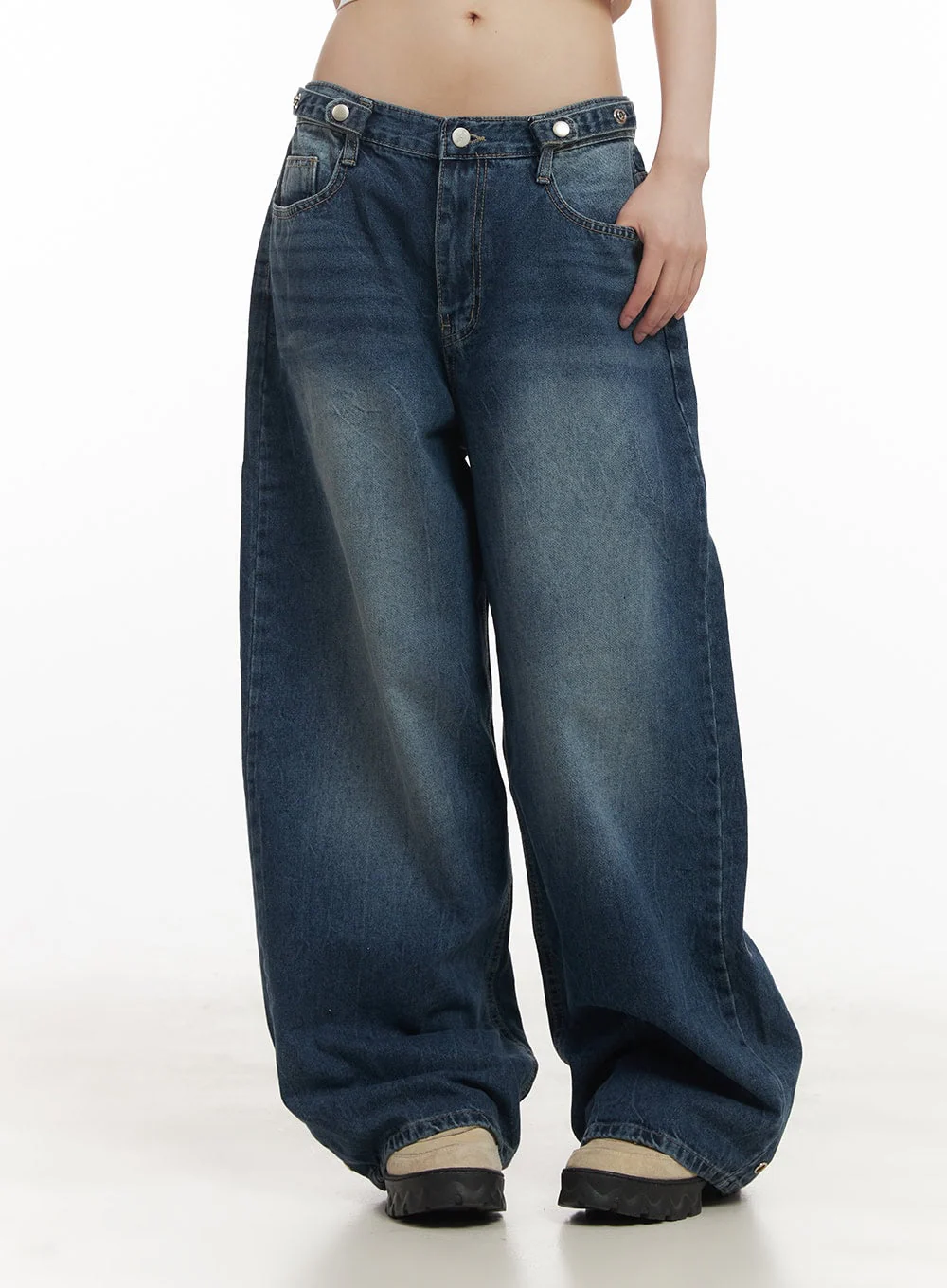 Bri Oversized Buttoned Baggy Jeans CF518 - Image 10