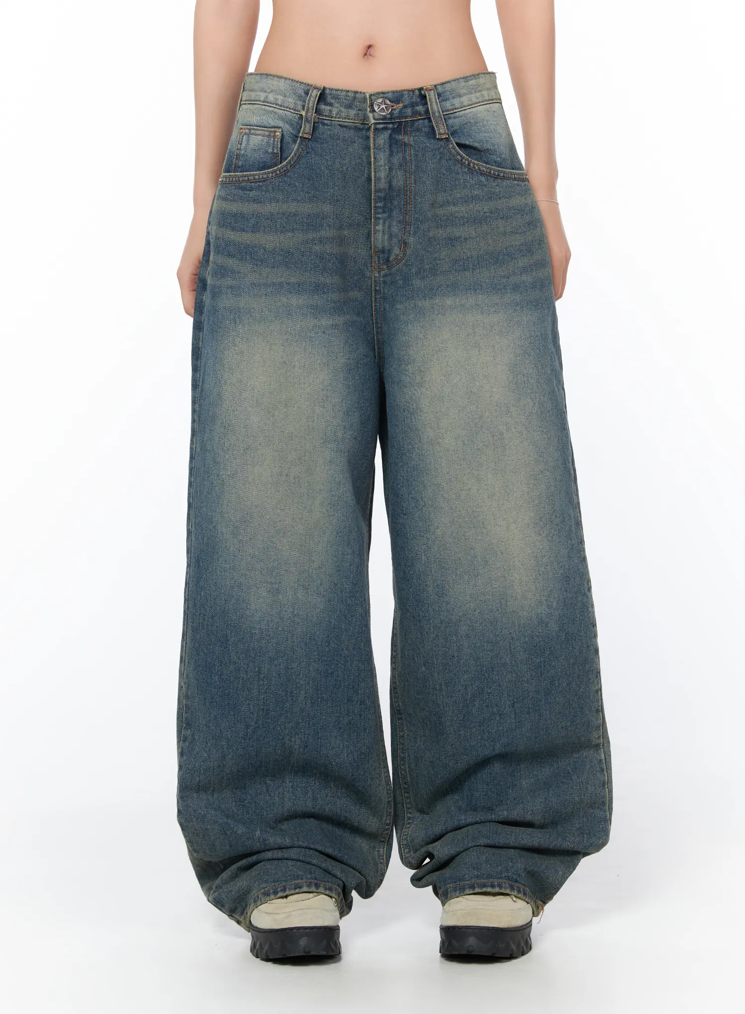 Brit Relaxed Fit Wide Leg Jeans CY512