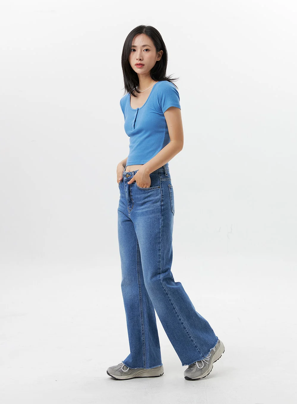 Buttoned U-Neck Crop Tee OG318 - Image 3