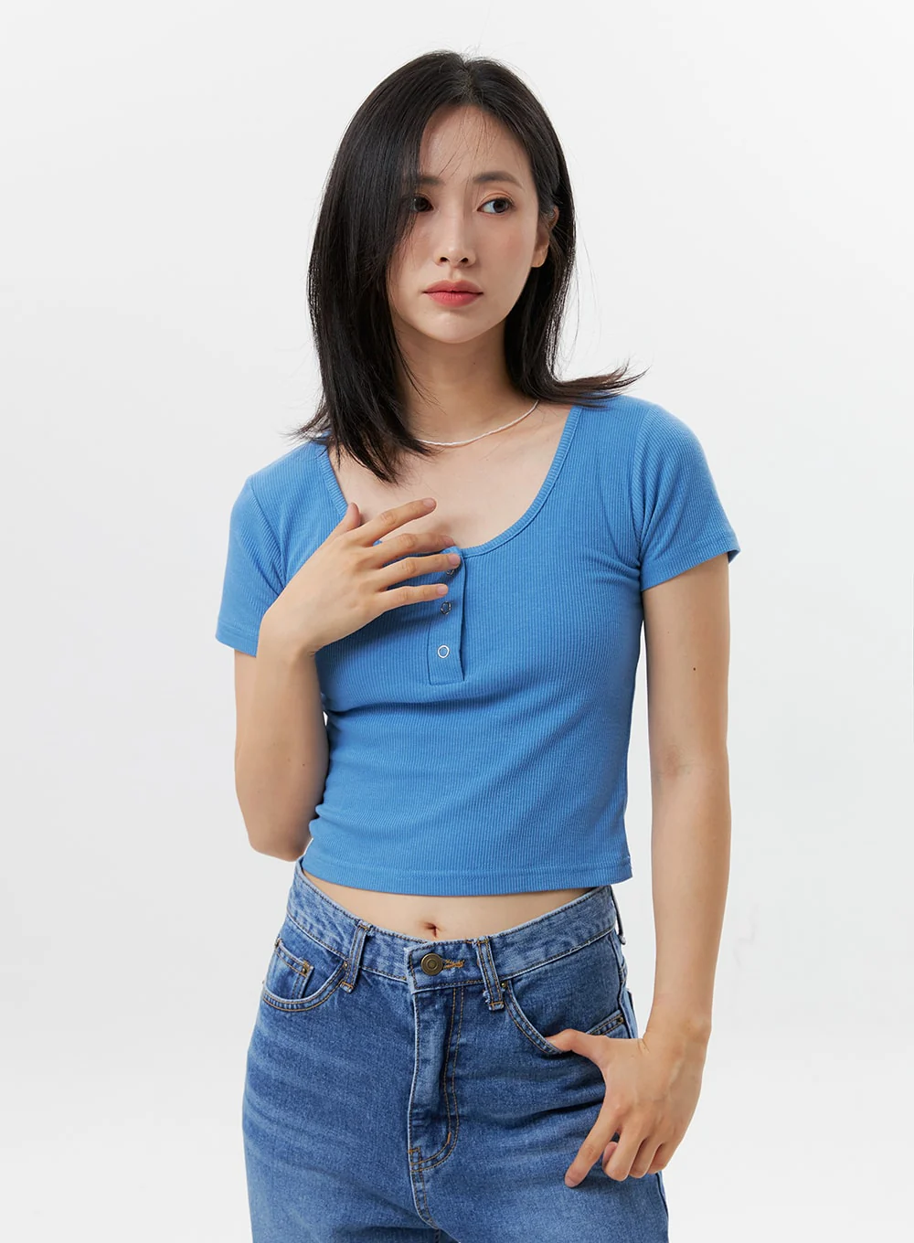 Buttoned U-Neck Crop Tee OG318 - Image 5