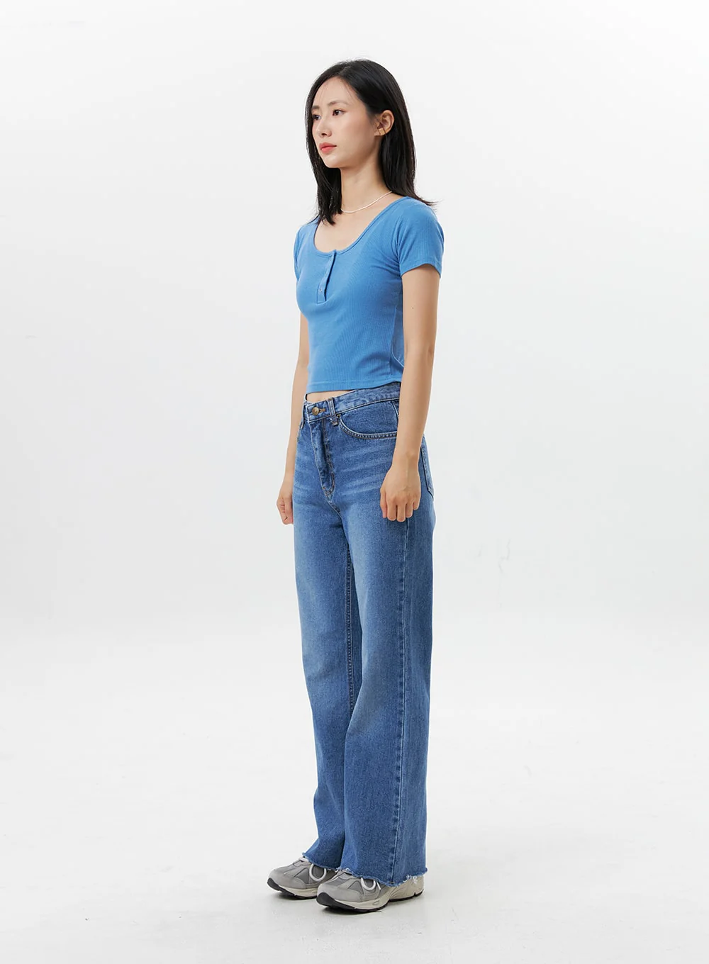 Buttoned U-Neck Crop Tee OG318 - Image 9
