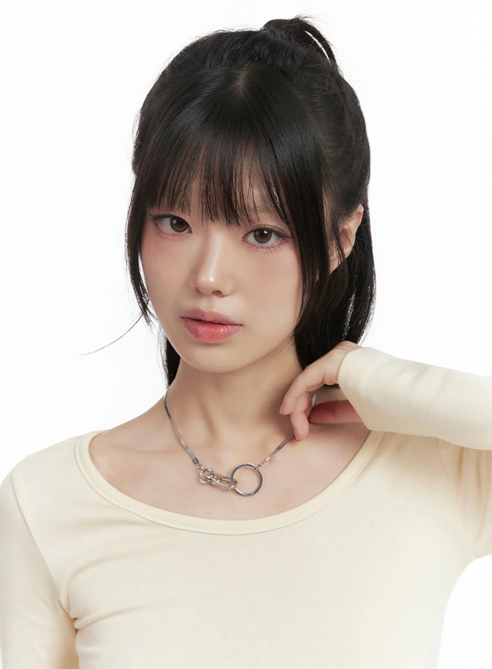 Circle Pendant Choker Necklace IN427