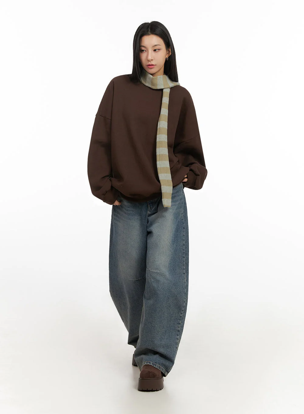 Classic Oversized Crew Neck IJ503 - Image 12