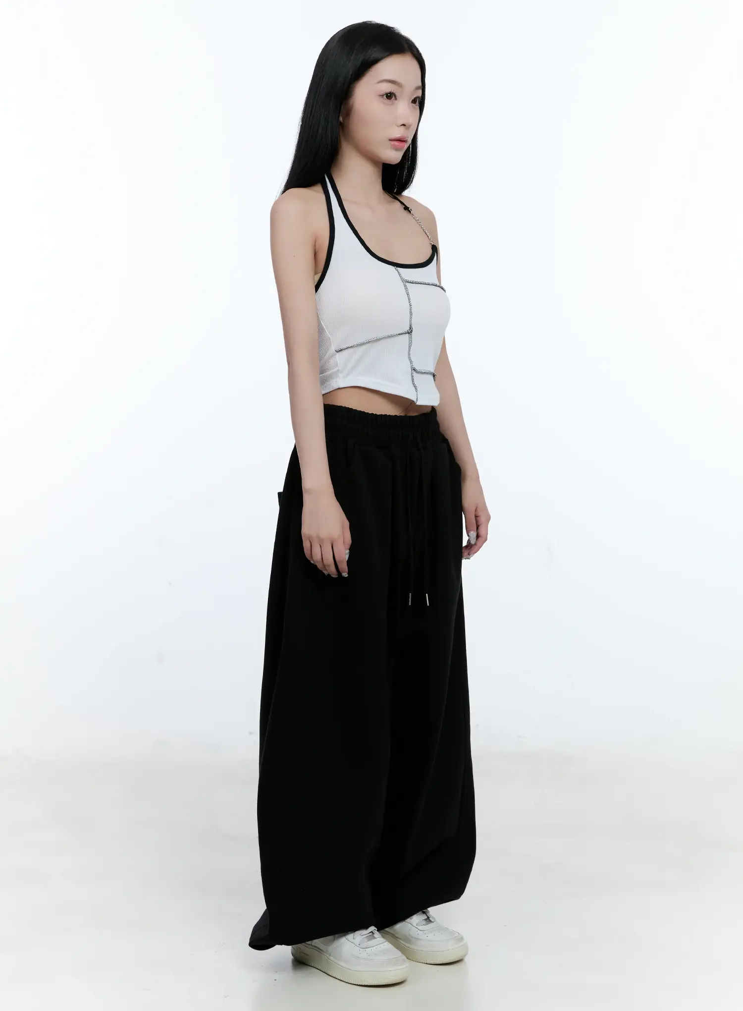 Contrast Chain Accent Halter Tank CL530 - Image 3