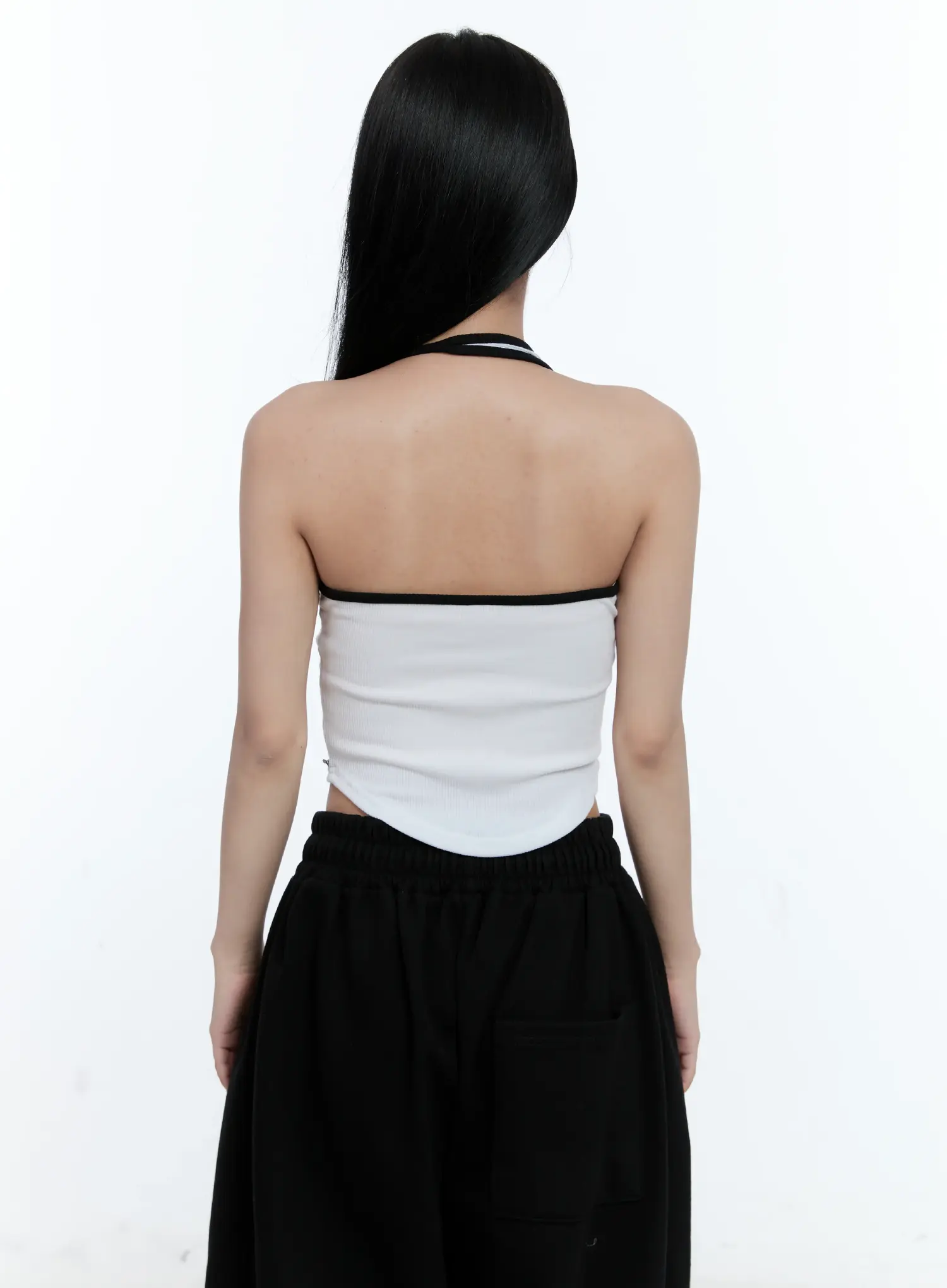 Contrast Chain Accent Halter Tank CL530 - Image 5
