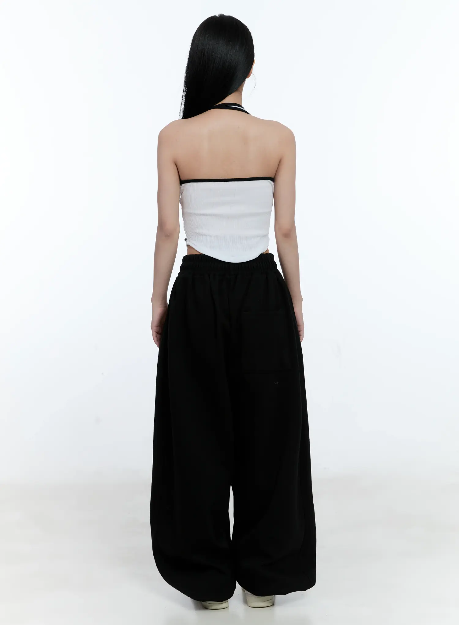 Contrast Chain Accent Halter Tank CL530 - Image 6