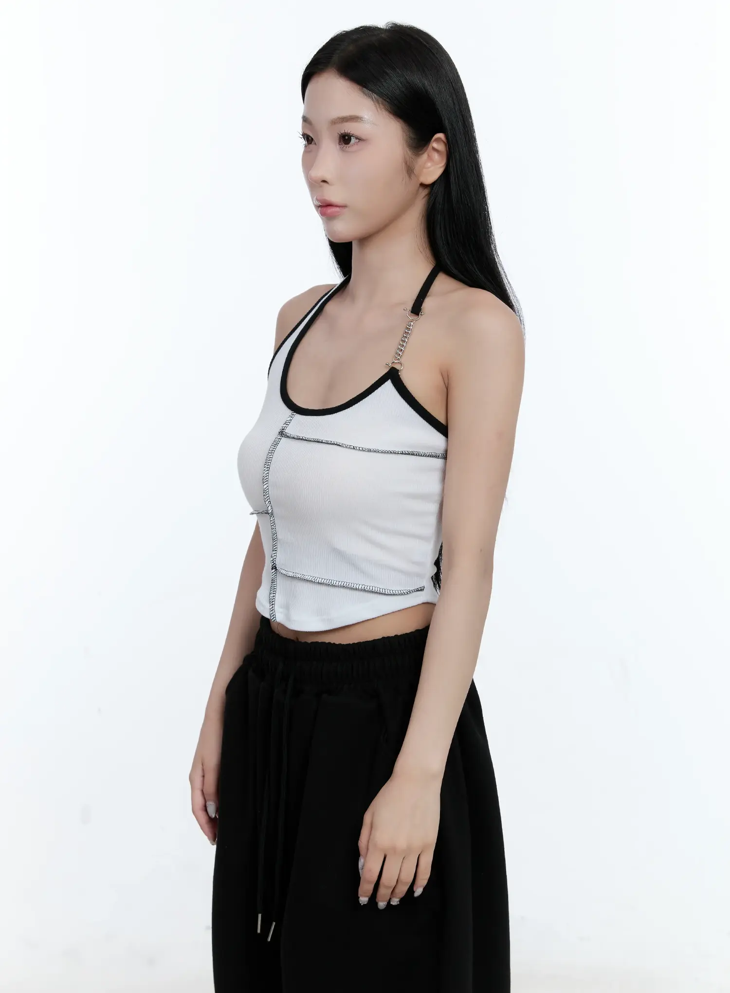 Contrast Chain Accent Halter Tank CL530 - Image 8