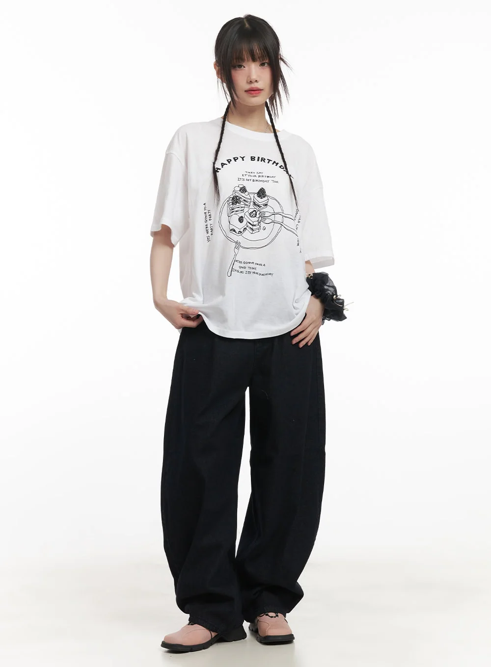 Dory Embroidered Baggy Jeans CF518 - Image 3