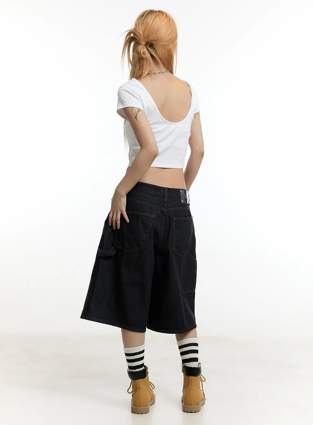 Essential Backless Crop Top CY501 - Image 8