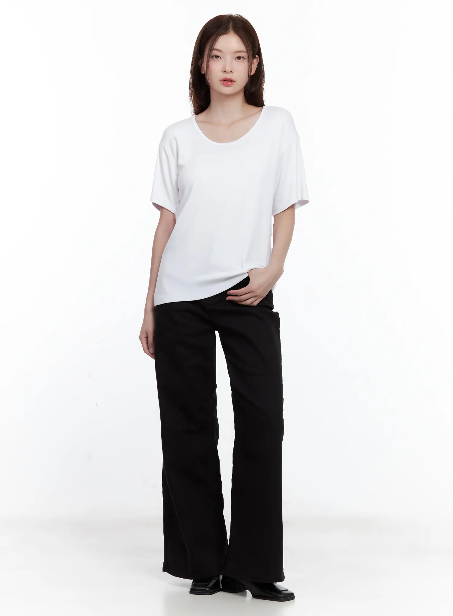 Essential Scoop-Neck Top CL502 - Image 2