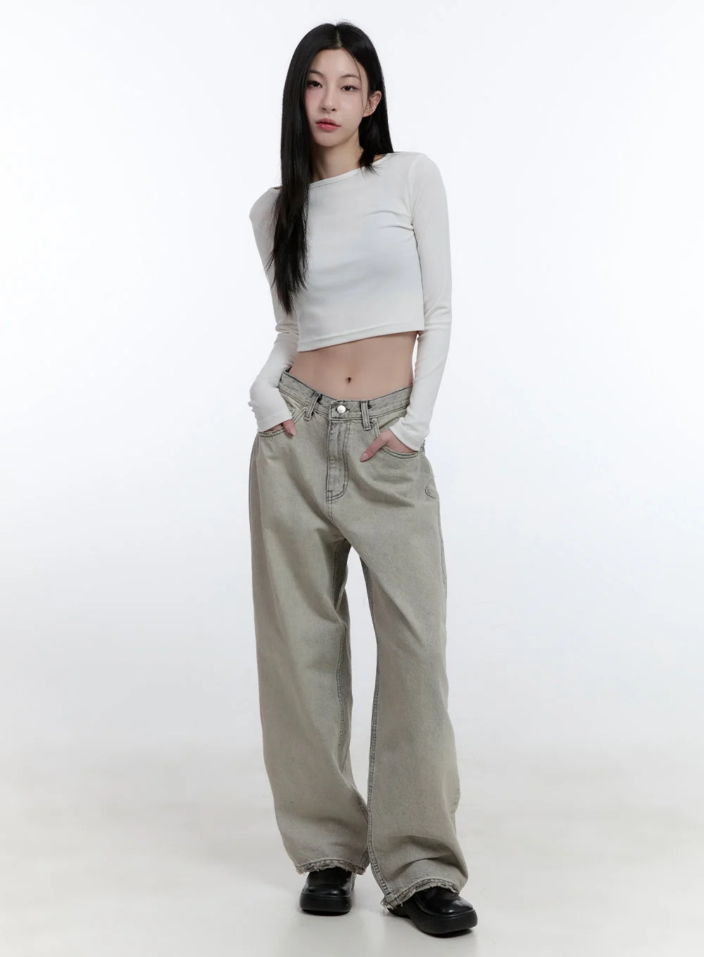 Essential Slim-Fit Long-Sleeve Crop Top CJ520 - Image 2