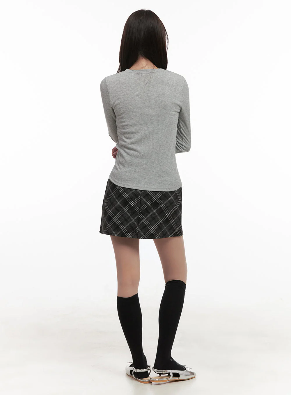 Essential Slim-Fit Long-Sleeve Top IJ510 - Image 8