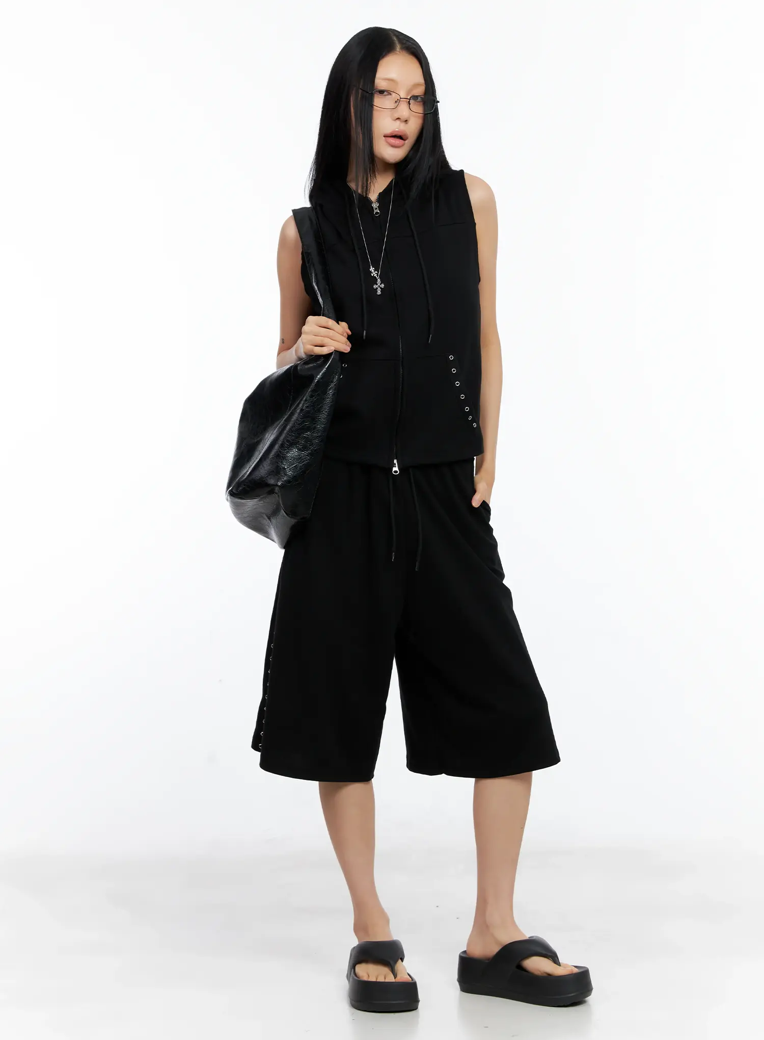 Eyelet Athletic Bermuda Shorts CL529 - Image 3