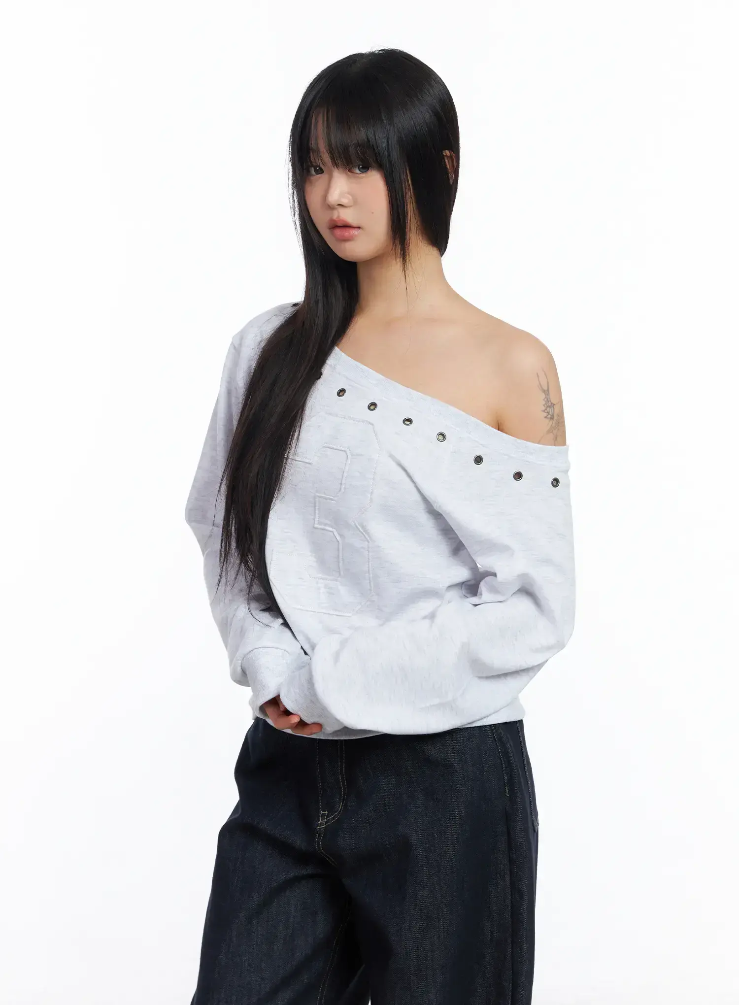 Eyelet Trimmed Off-Shoulder Sweatshirt CF504 - Image 9