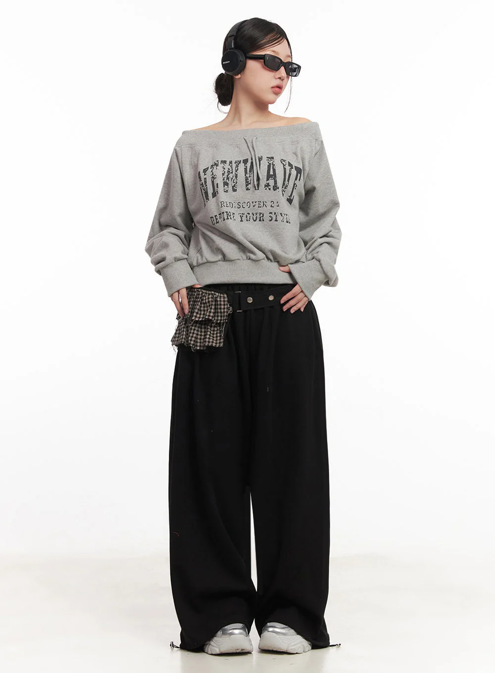 Faded Graphic Off-Shoulder String Sweatshirt IM528 - Image 11