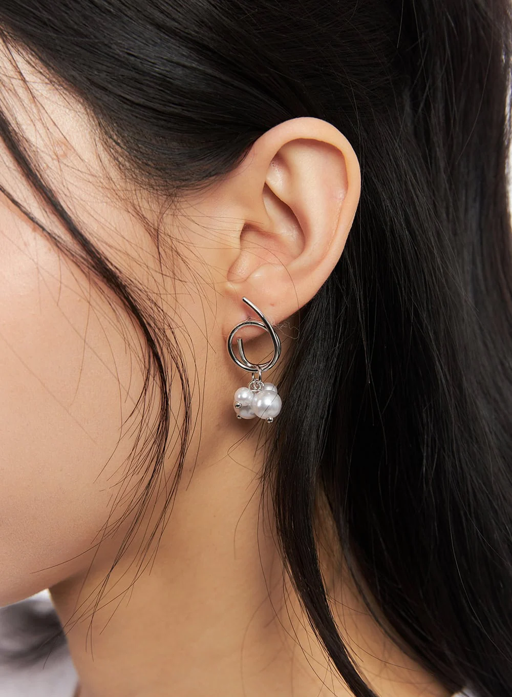 Faux-Pearl Bouquet Round Earrings CA516