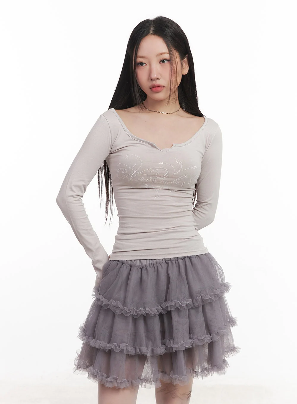 Graphic Long-Sleeve V-Neck Top CM528 - Image 10