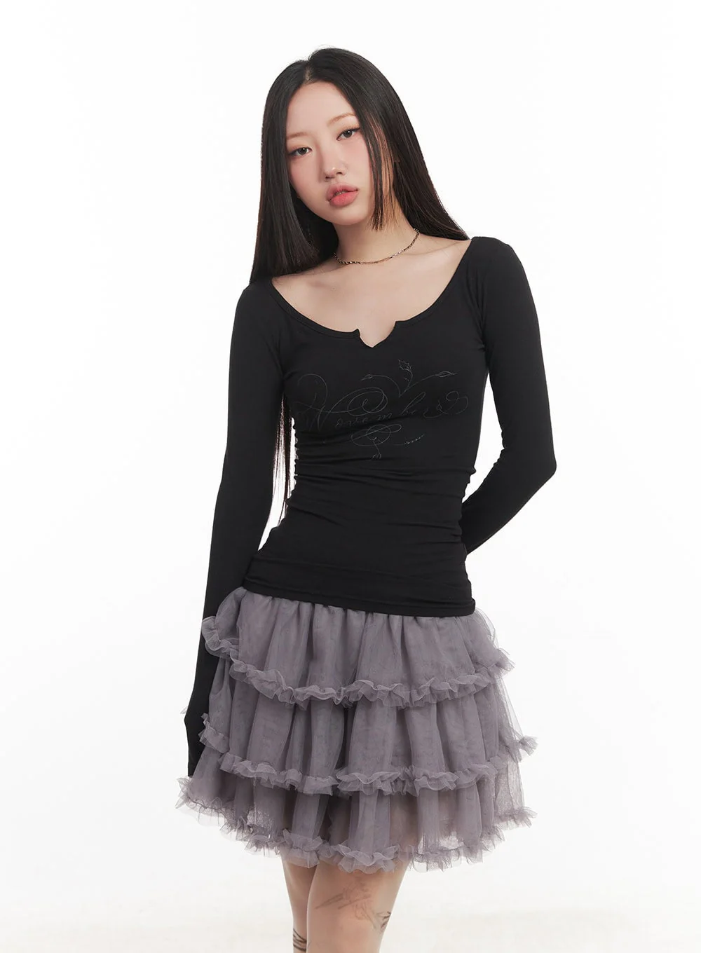 Graphic Long-Sleeve V-Neck Top CM528 - Image 13