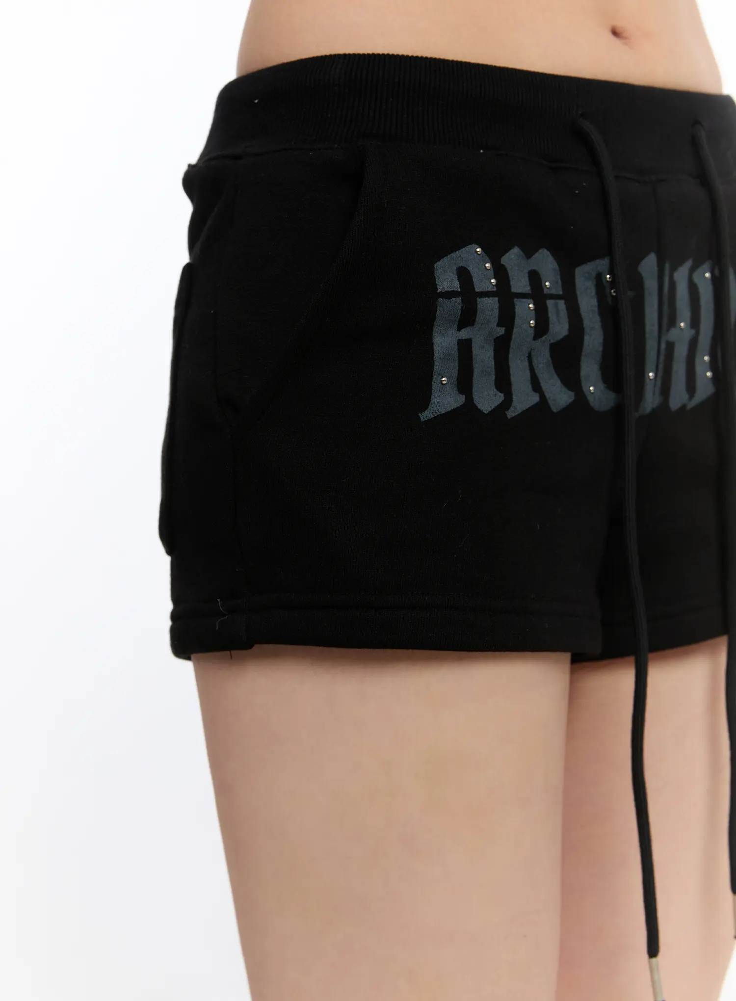 Graphic Print High-Waist Shorts CA508 - Image 4
