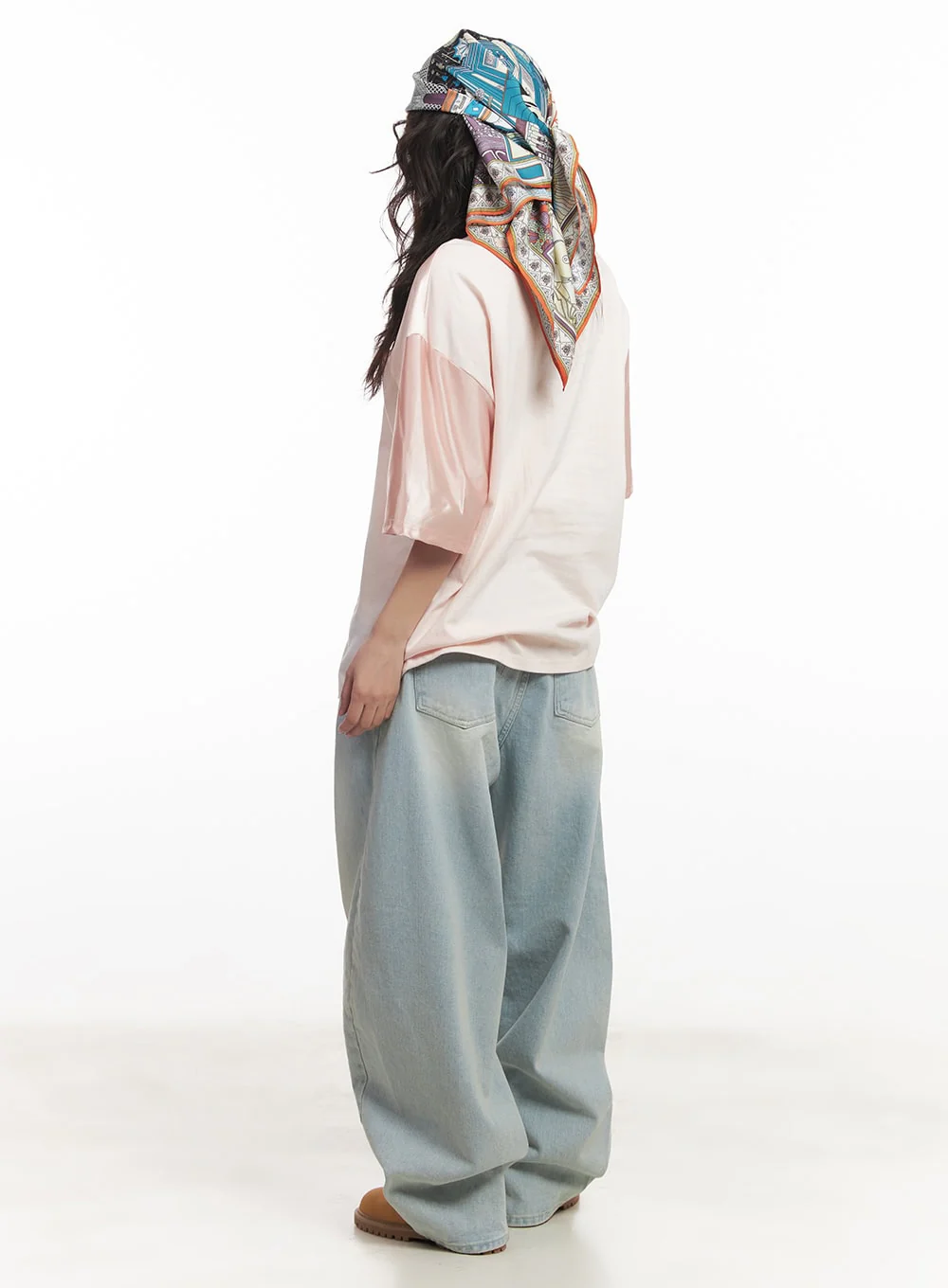 Graphic V-Neck Oversized Tee CA518 - Image 4