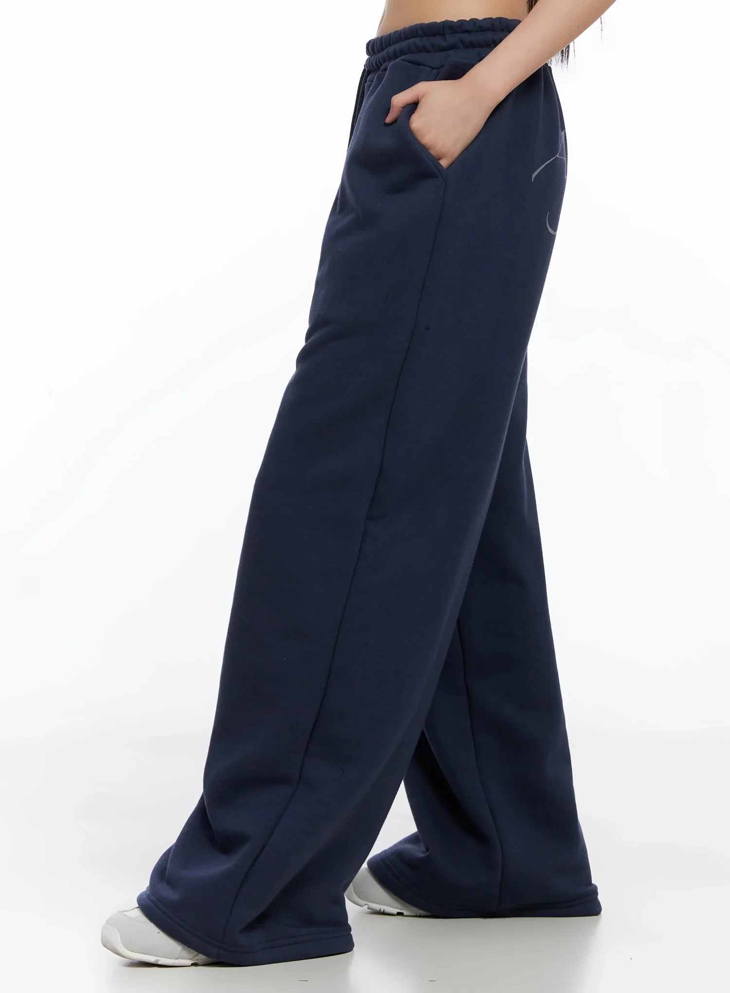 Graphic Wide-Leg Sweatpants IS525 - Image 10