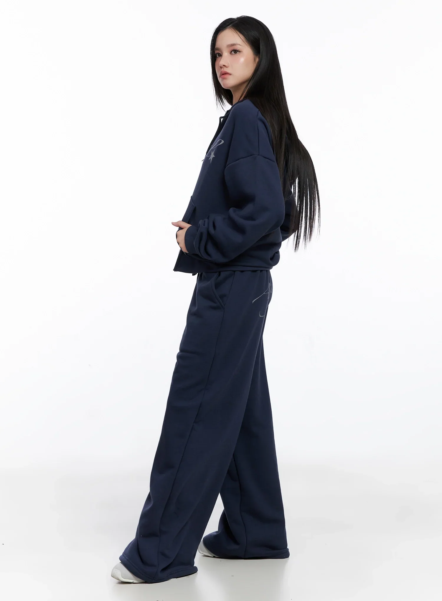Graphic Wide-Leg Sweatpants IS525 - Image 5