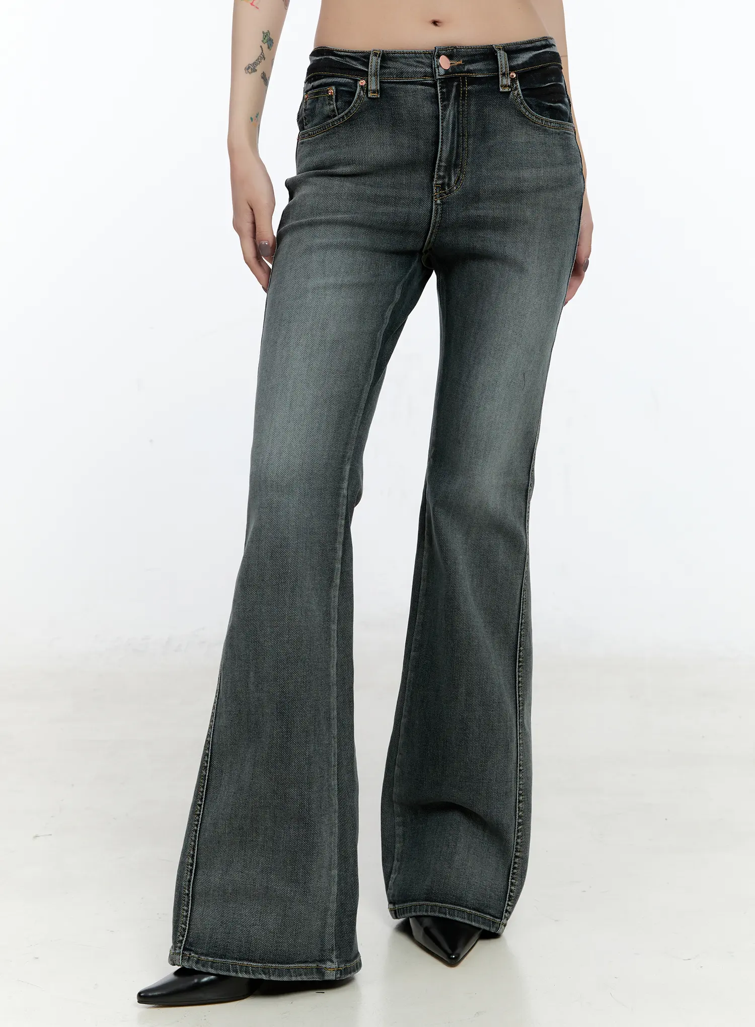 Judith Washed Bootcut Jeans CN517