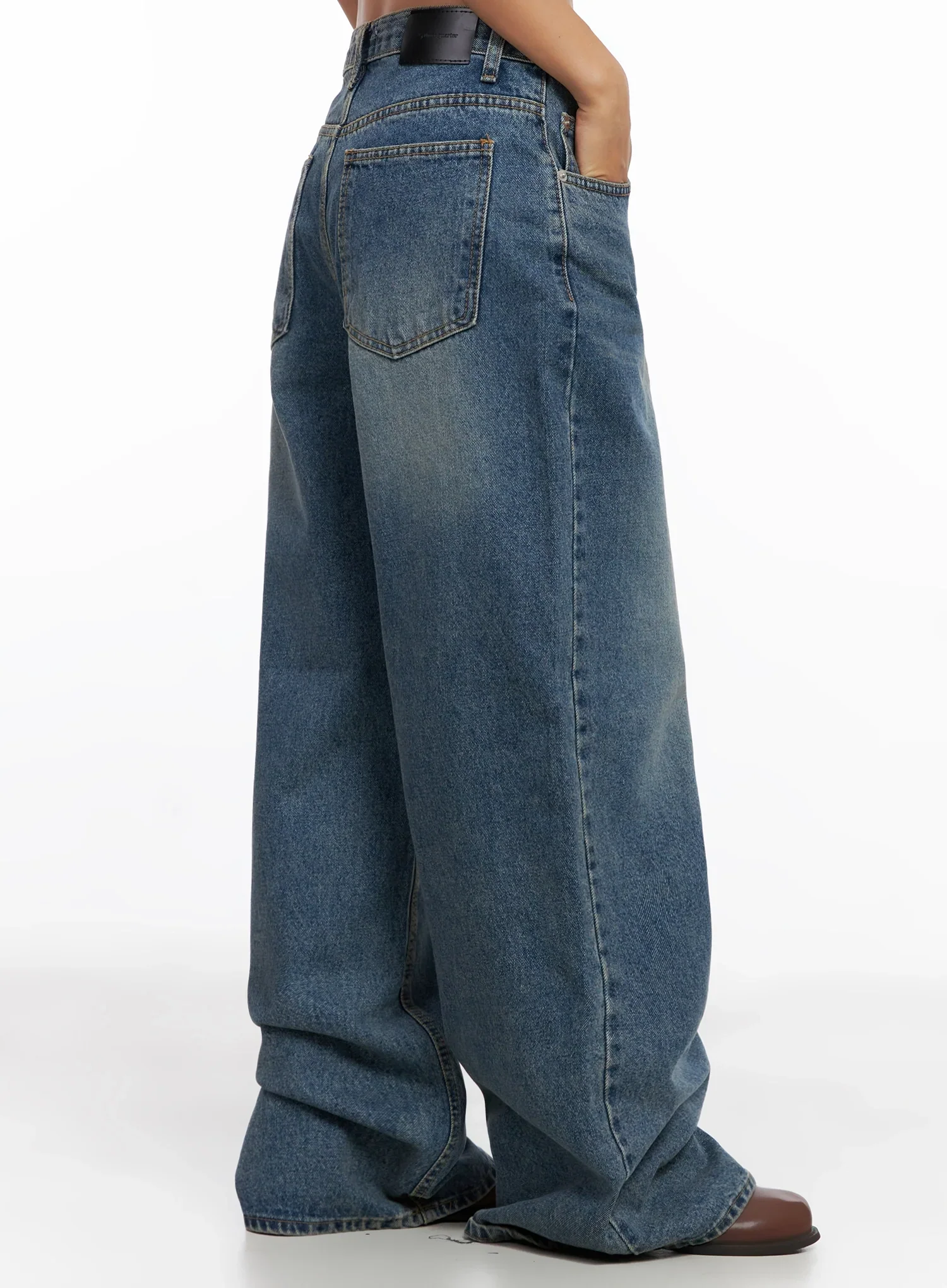 Lilah Wide-Leg Washed Jeans IG527 - Image 11