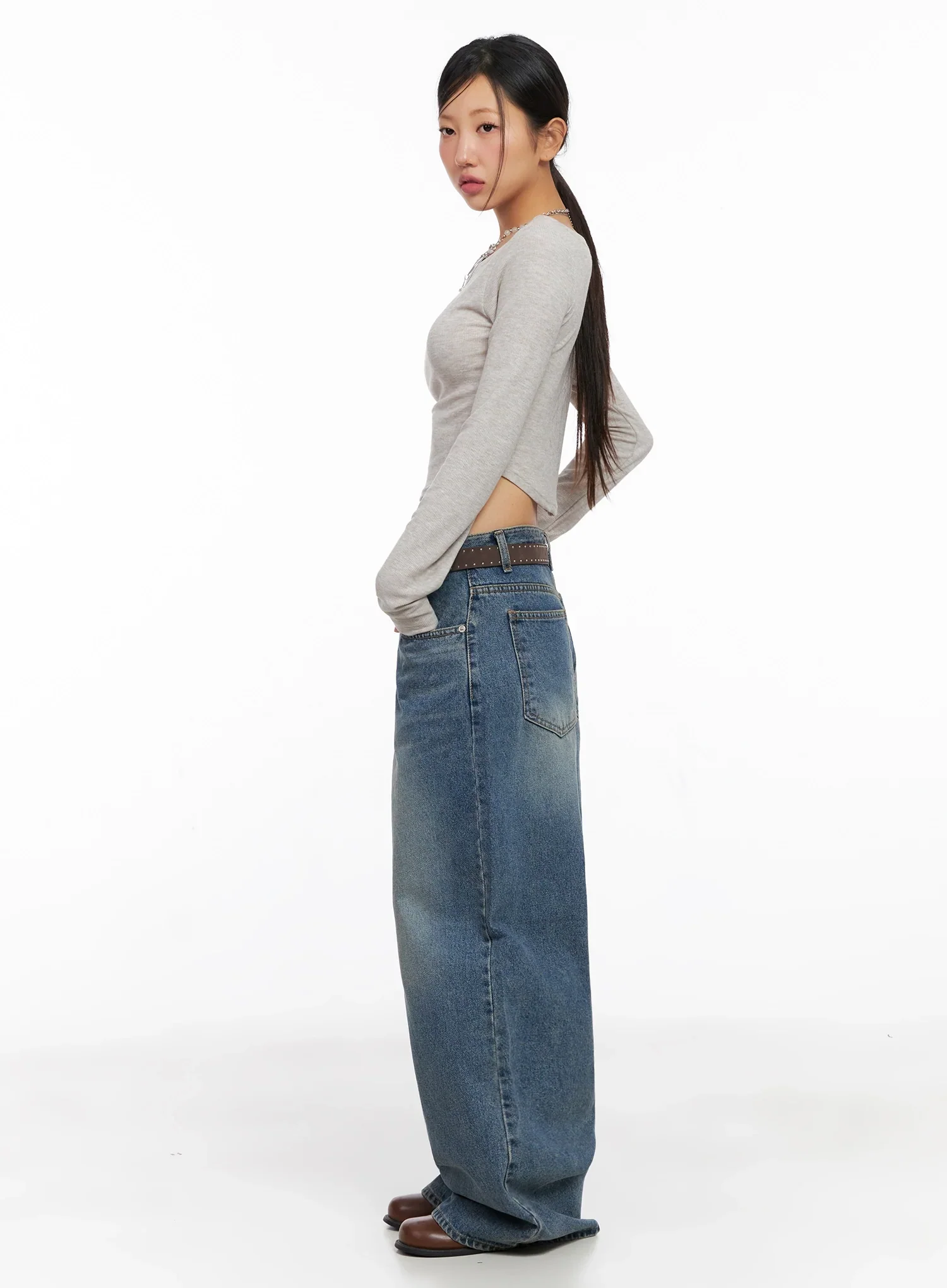 Lilah Wide-Leg Washed Jeans IG527 - Image 3