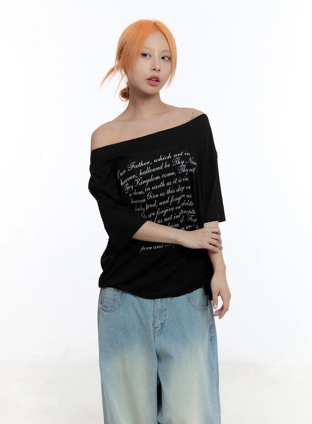 Loose-Fit Graphic Off-Shoulder Tee CU502 - Image 12