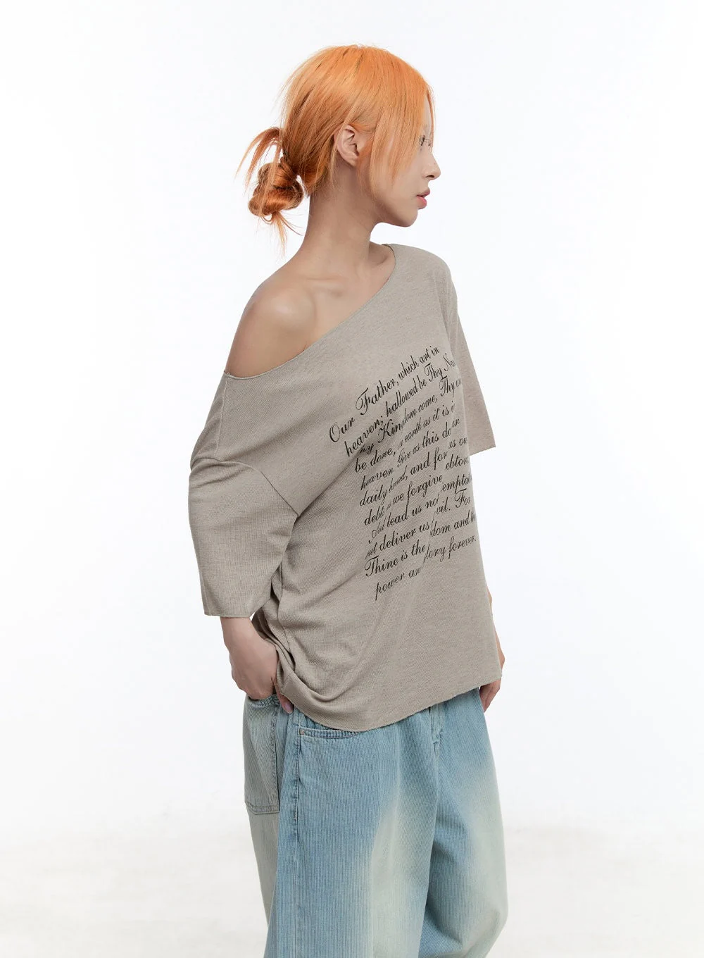 Loose-Fit Graphic Off-Shoulder Tee CU502 - Image 3