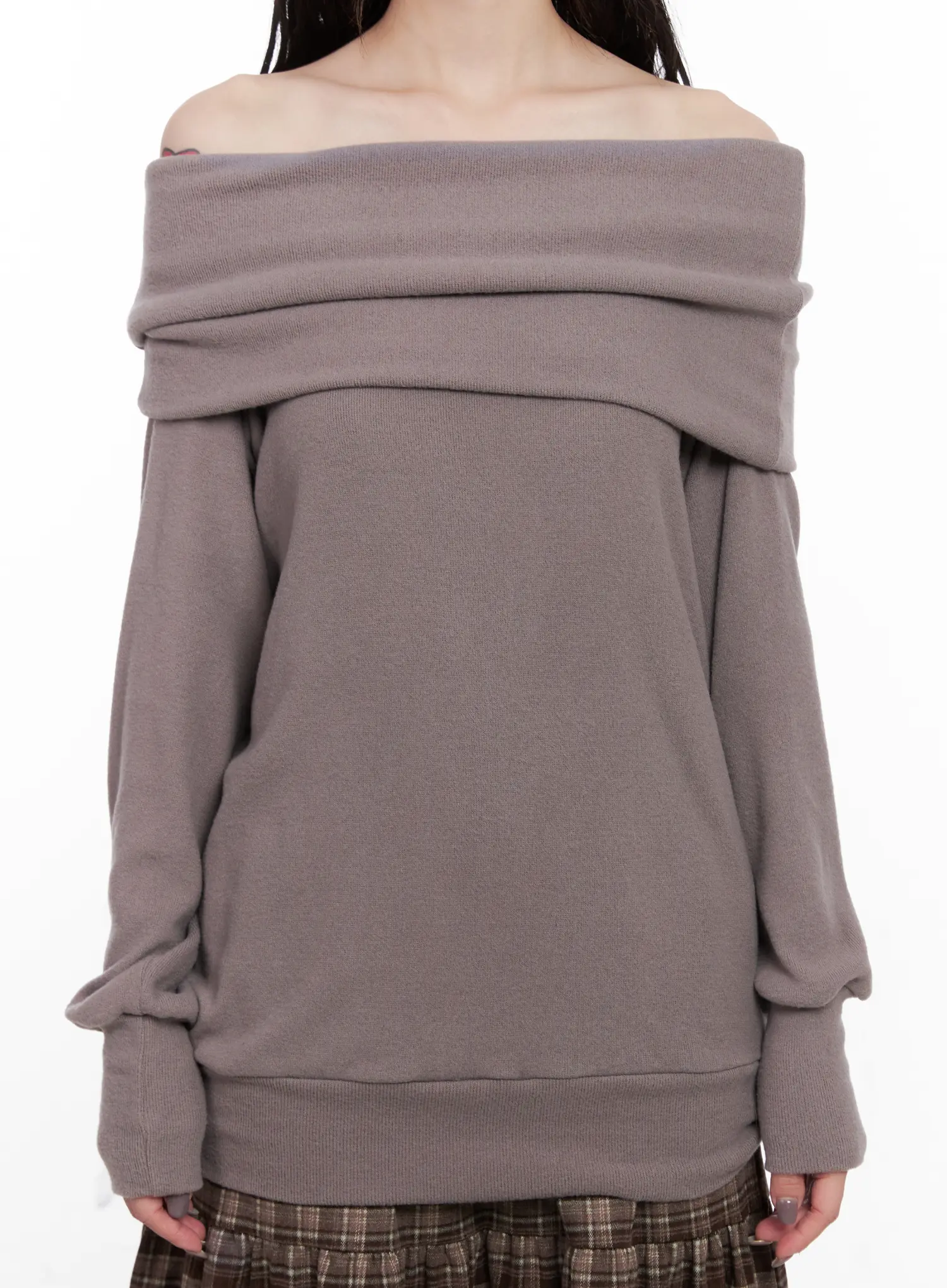 Loose Fit Off-Shoulder Long Sleeve Top CN512 - Image 9