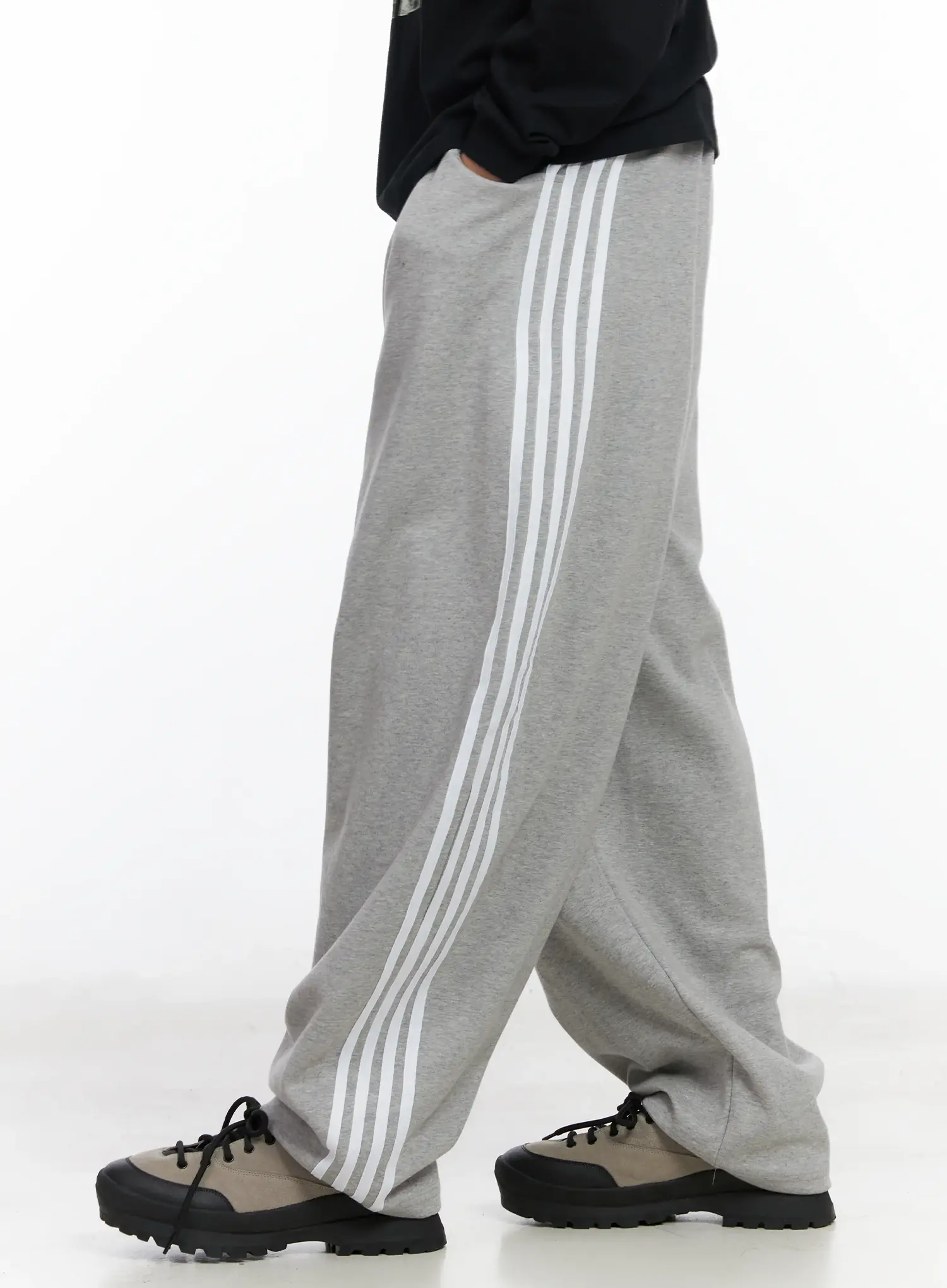 Men's Baggy Stripe Sweatpants IM523 - Image 2