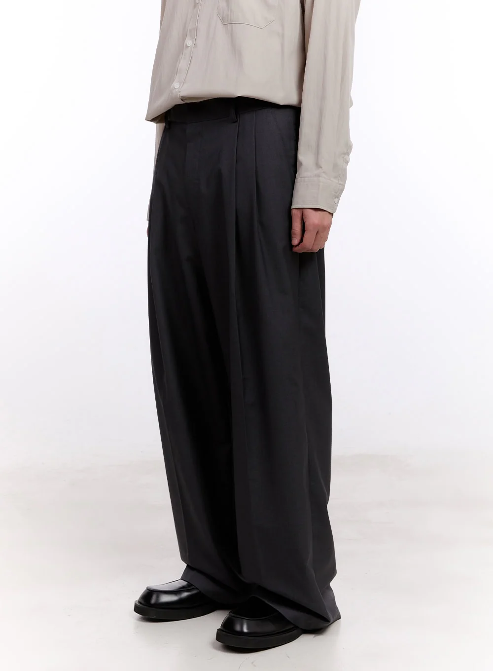 Men's Balloon-Fit Pintuck Trousers IM512 - Image 2