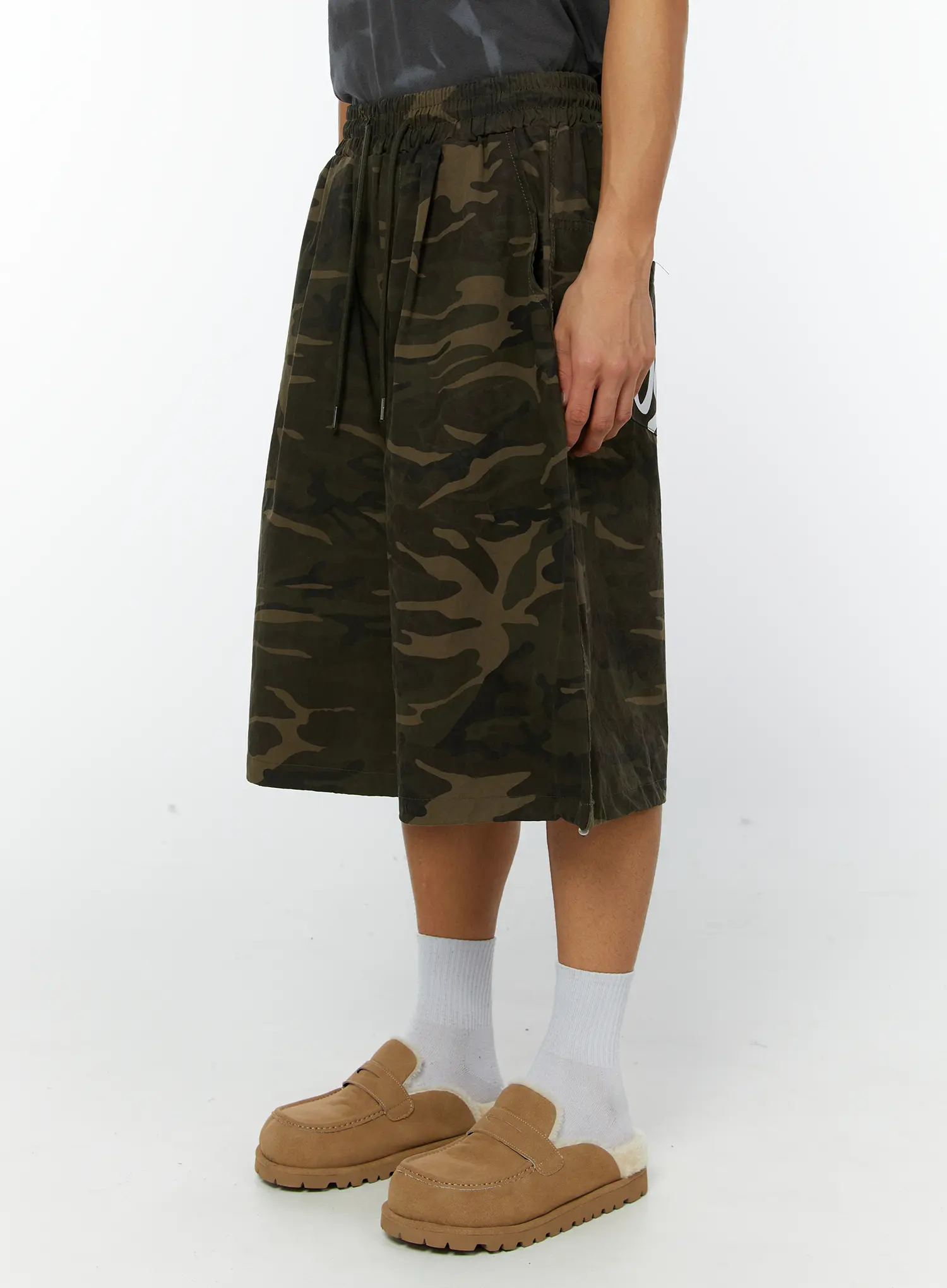 Men's Camo Bermuda Shorts (Dark Green) IY513 - Image 5