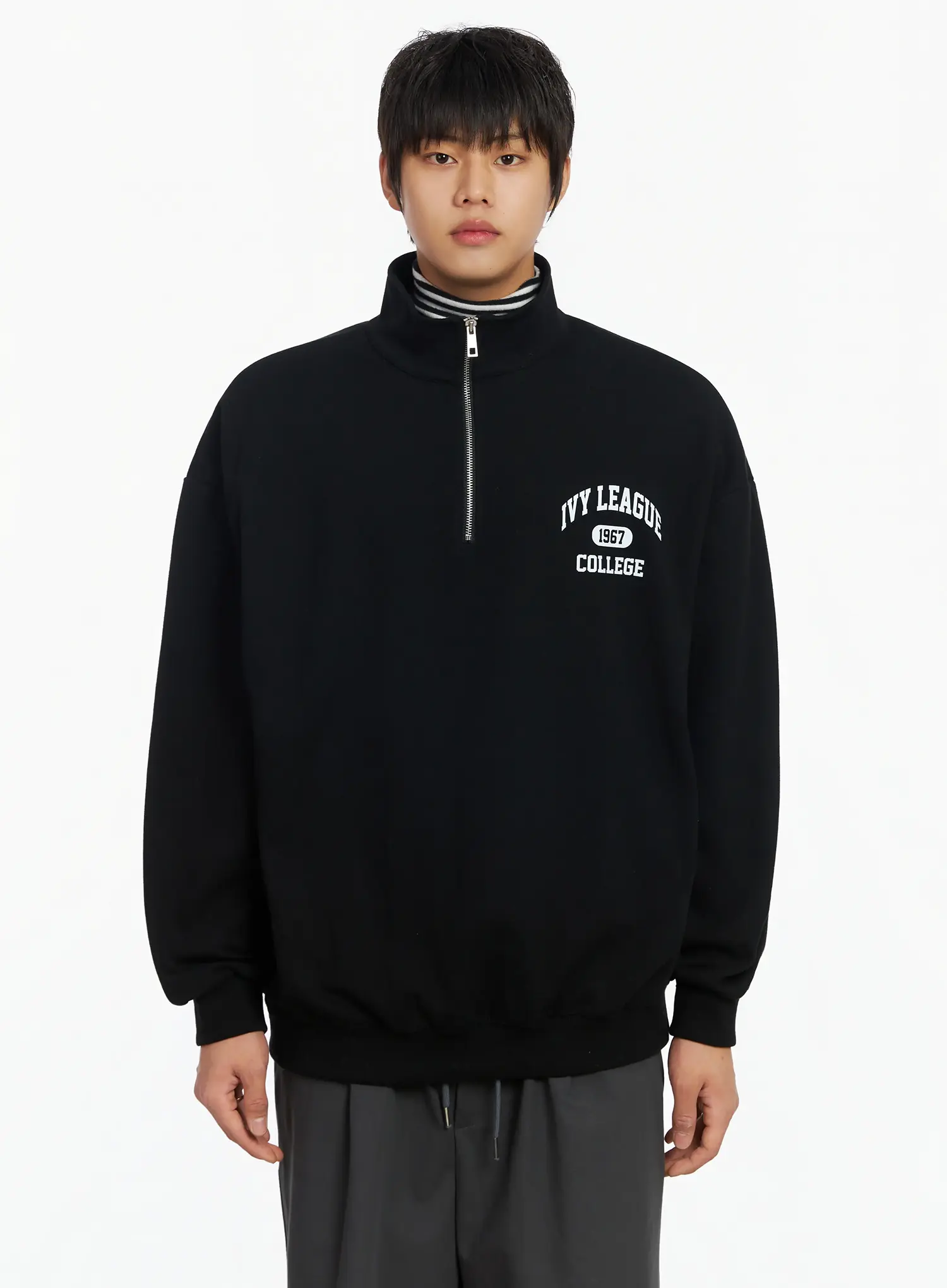 Men's Collegiate Graphic Quarter Zip Sweatshirt IJ527 - Image 12