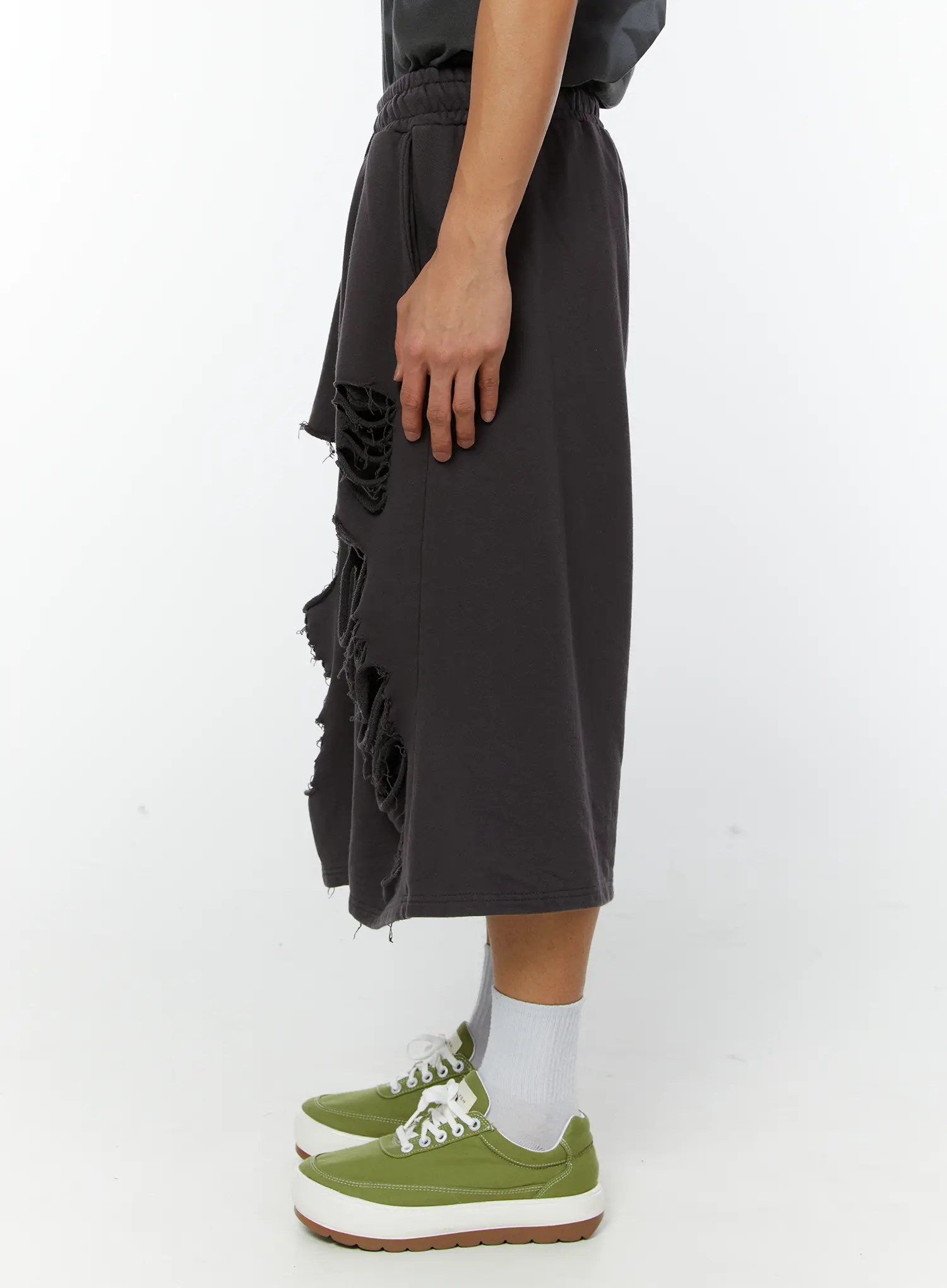 Men's Distressed Bermuda Shorts (Dark Gray) IY513 - Image 5
