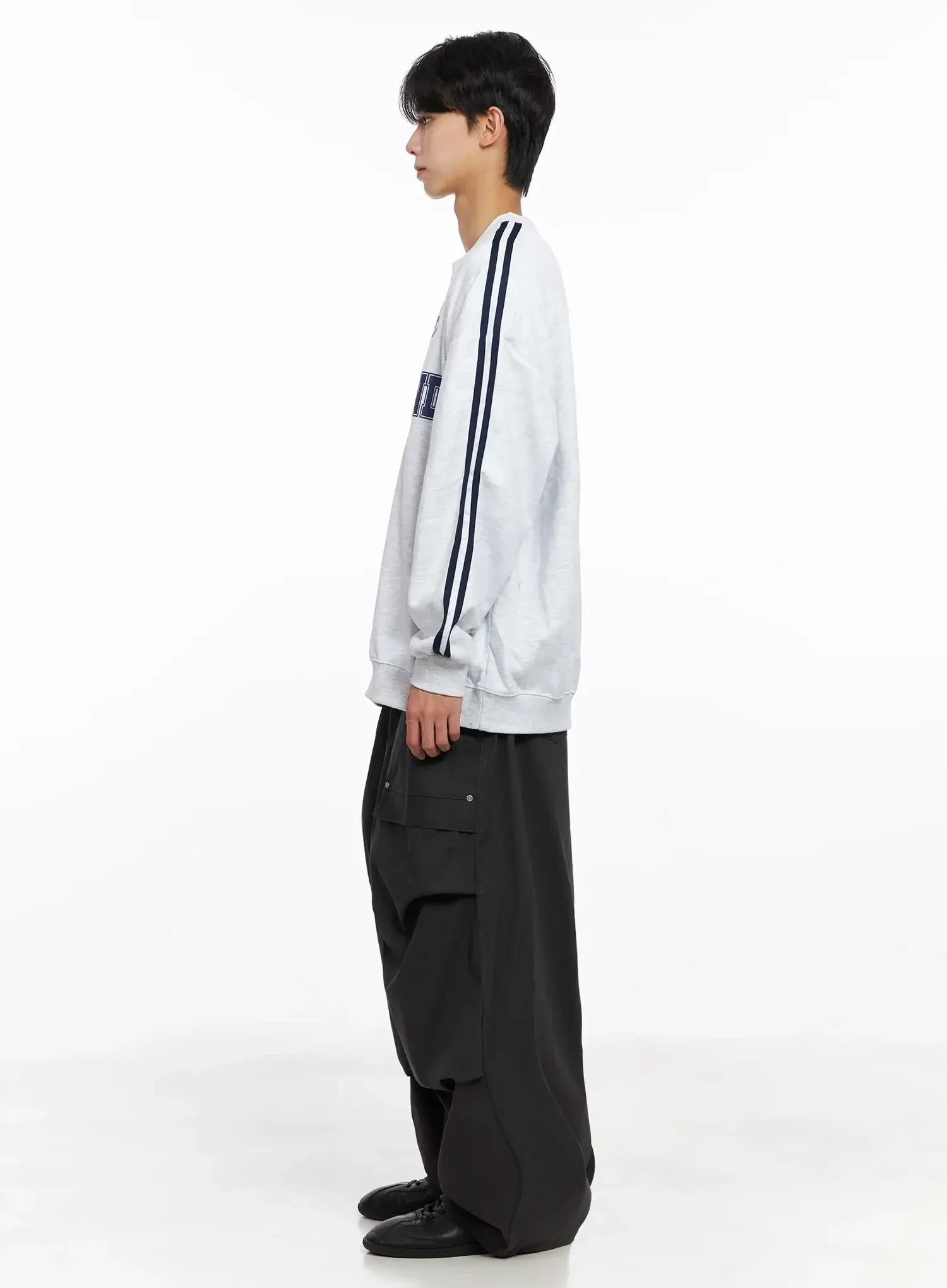 Men's Graphic V-Neck Sweatshirt IO516 - Image 13