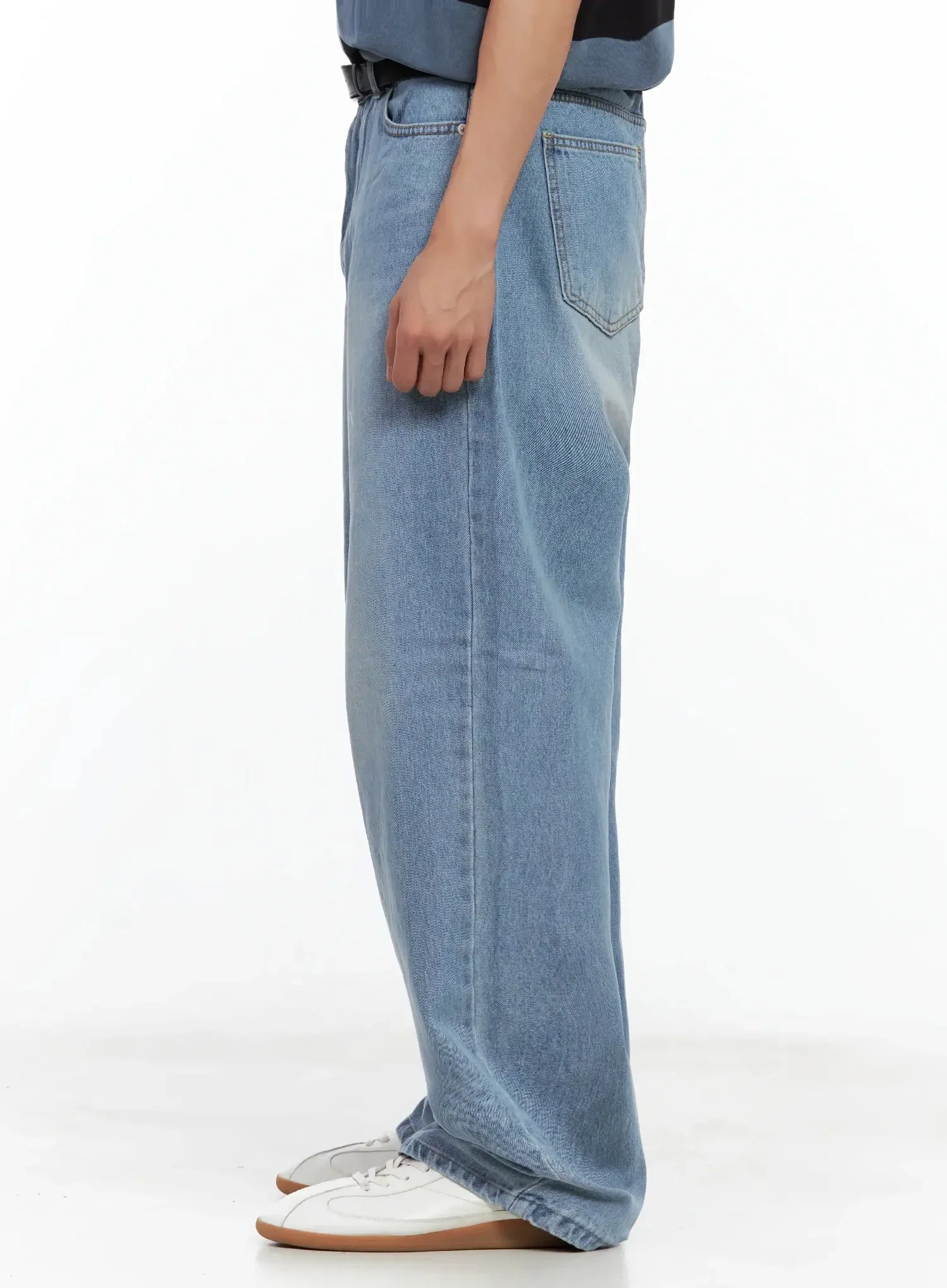 Men's Light-Wash Relaxed Jeans IL516 - Image 10