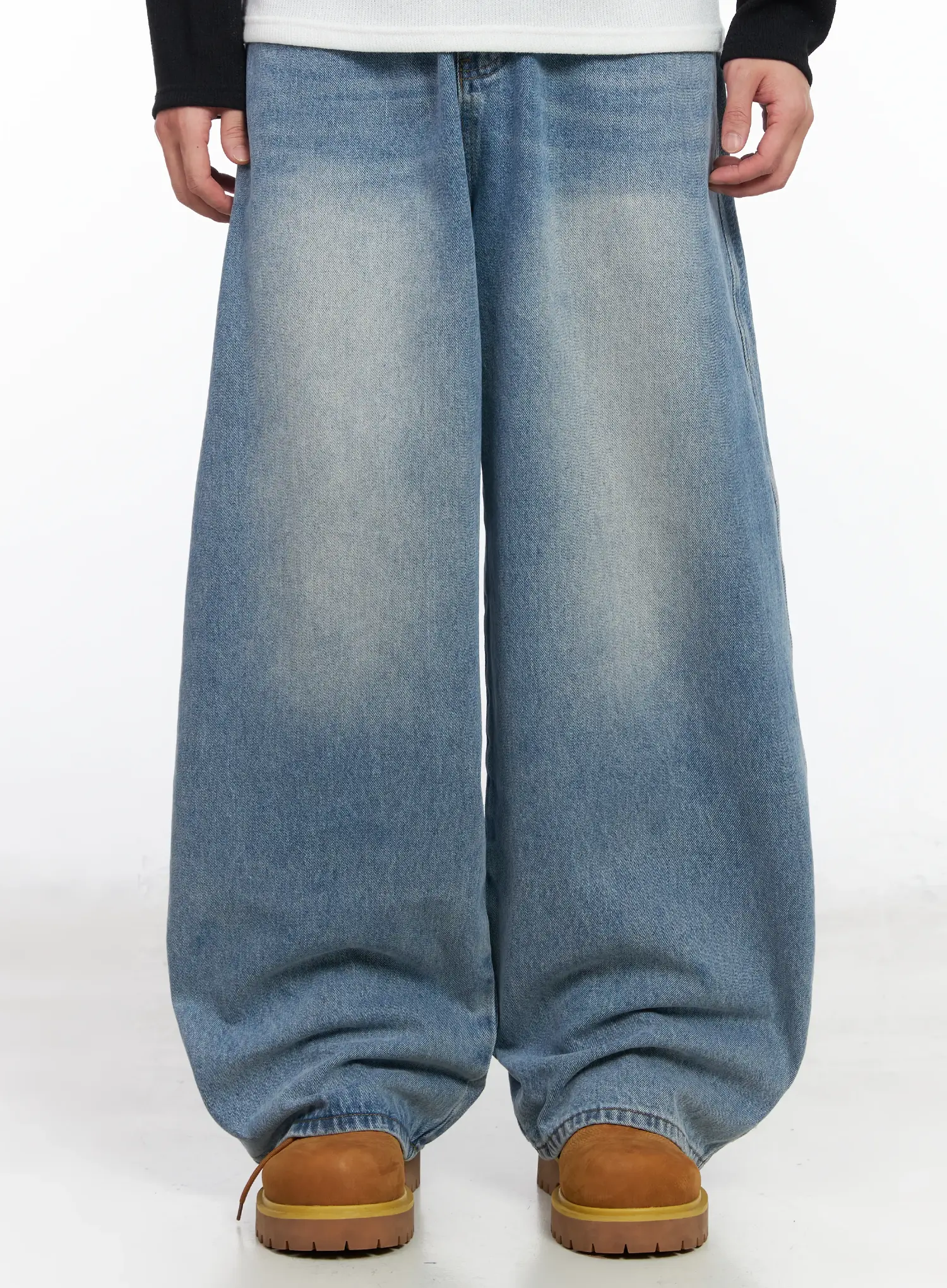 Men's Vintage-Wash Wide Leg Jeans IM518
