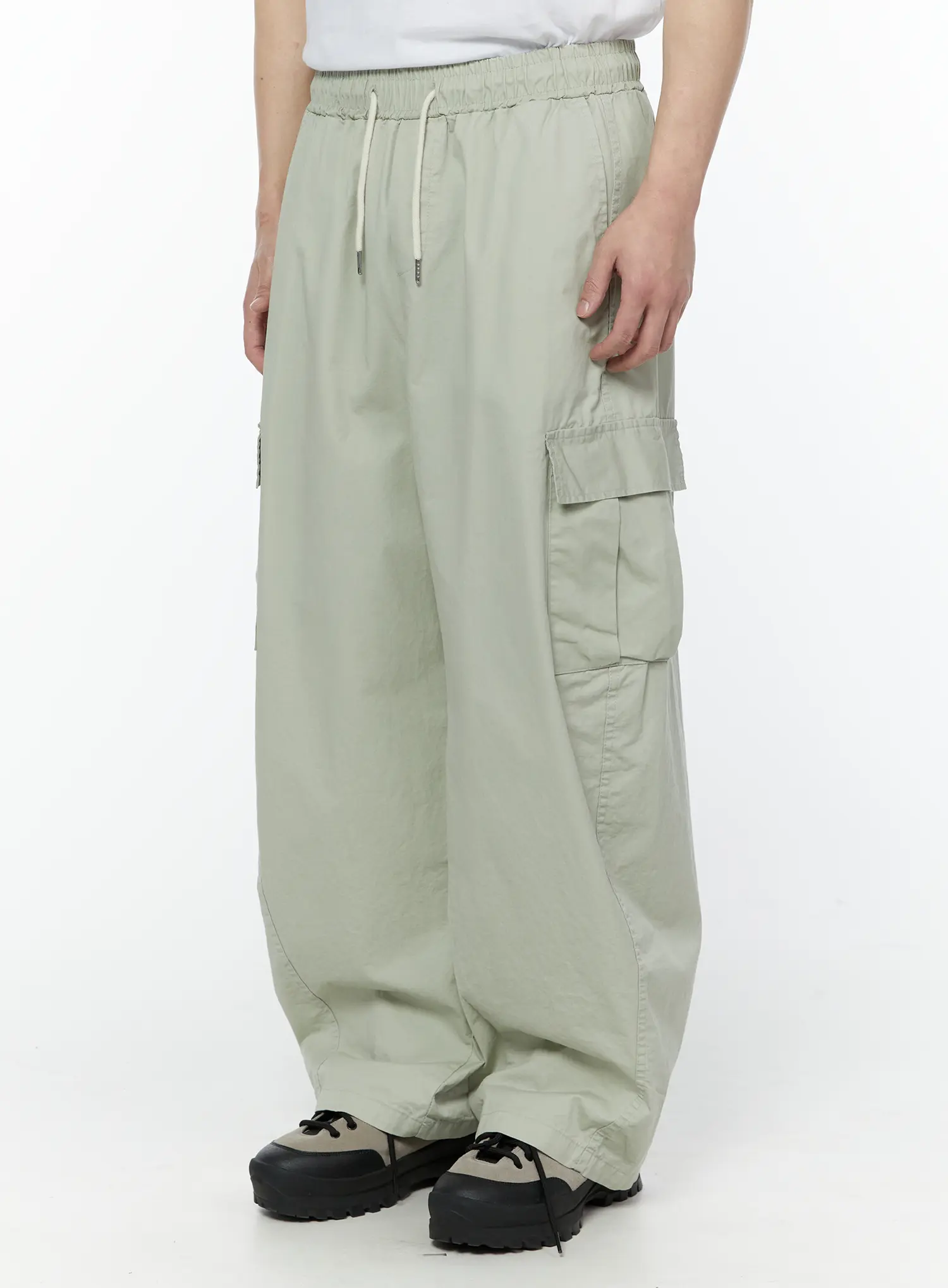 Men's Wide Cargo Pants (Light Gray) IY506 - Image 2