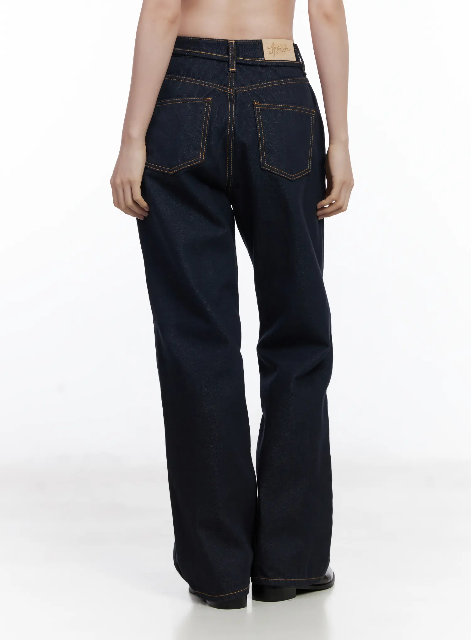 Mingi Non-Fade Semi-Wide Belted Jeans CJ519 - Image 4