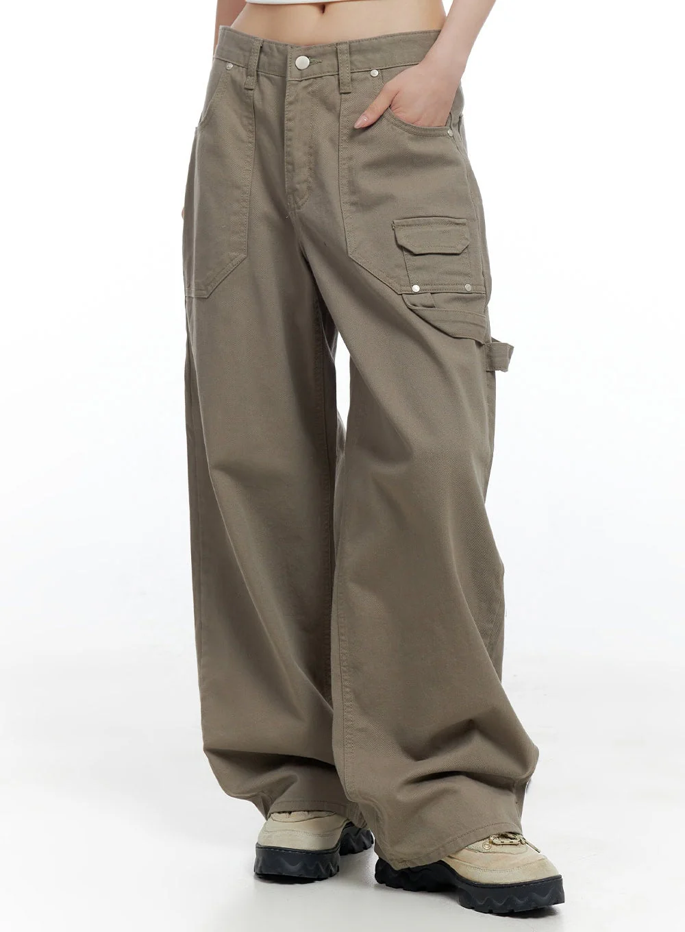 Mini Pocket Detail Wide-Fit Pants CO426